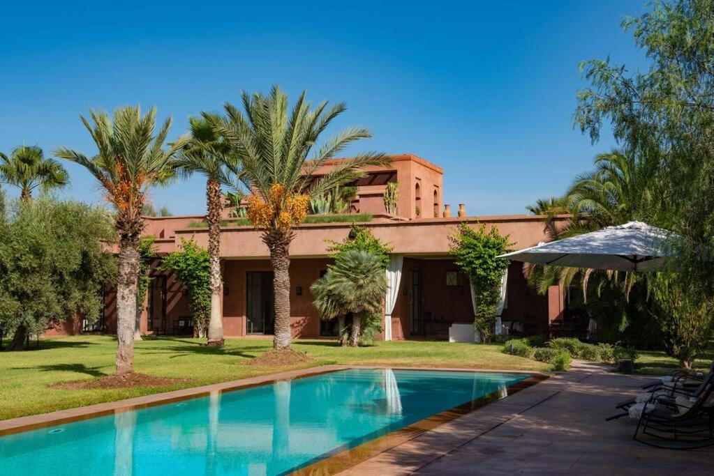 Exceptional On 10,000 Meter Square With Heated Pool *