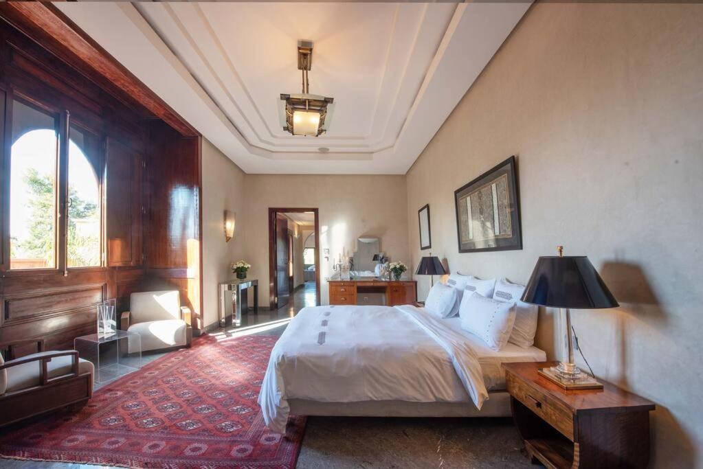 Villa Exceptional On 10,000 Meter Square With Heated Pool