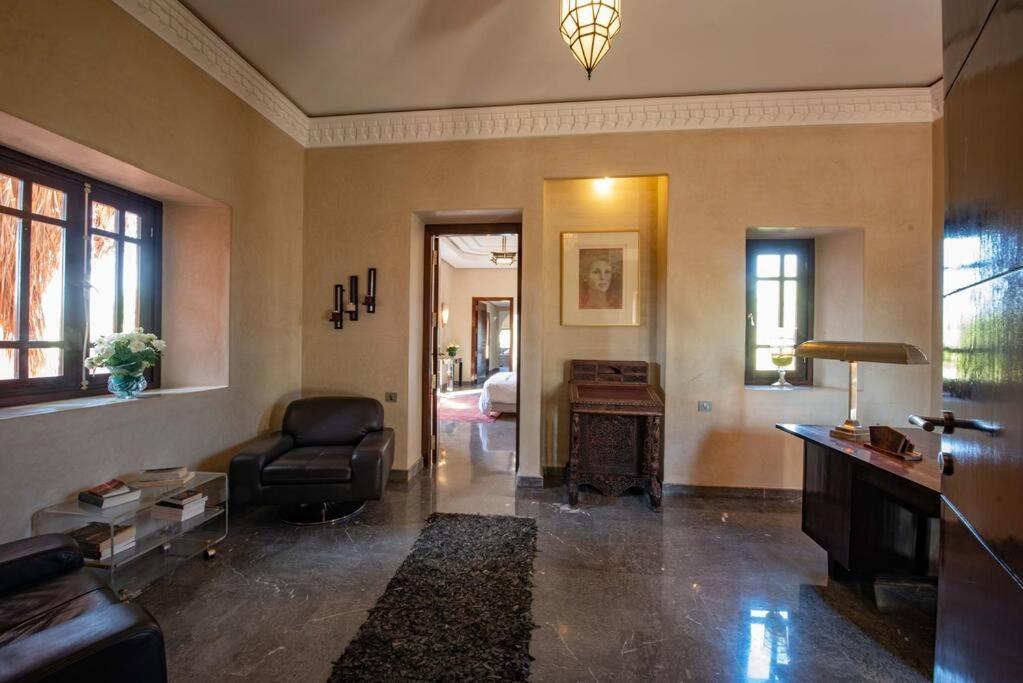 Exceptional On 10,000 Meter Square With Heated Pool