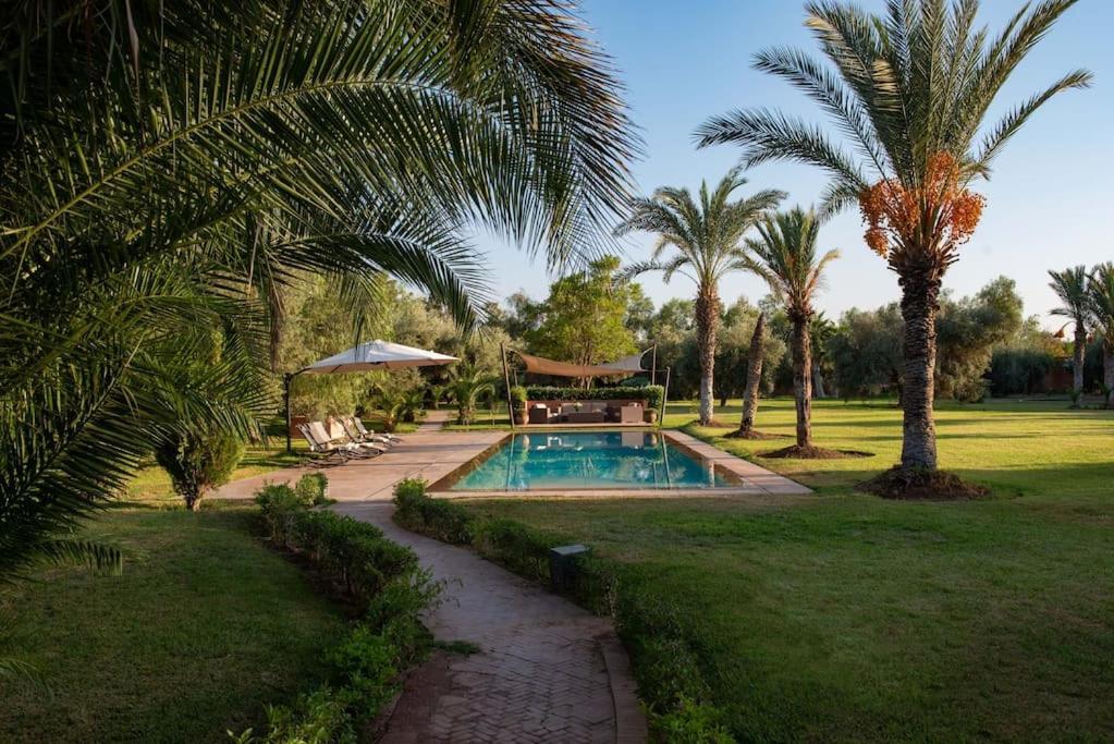 Villa Exceptional On 10,000 Meter Square With Heated Pool