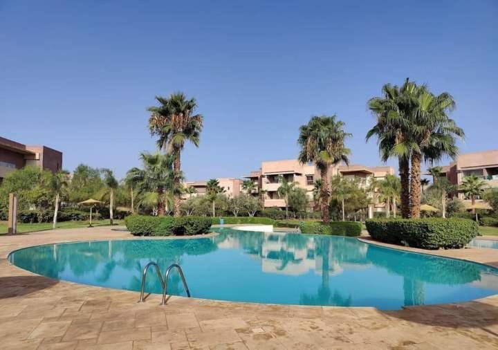 Confortable Vue Jardins Et Piscine Appartement *