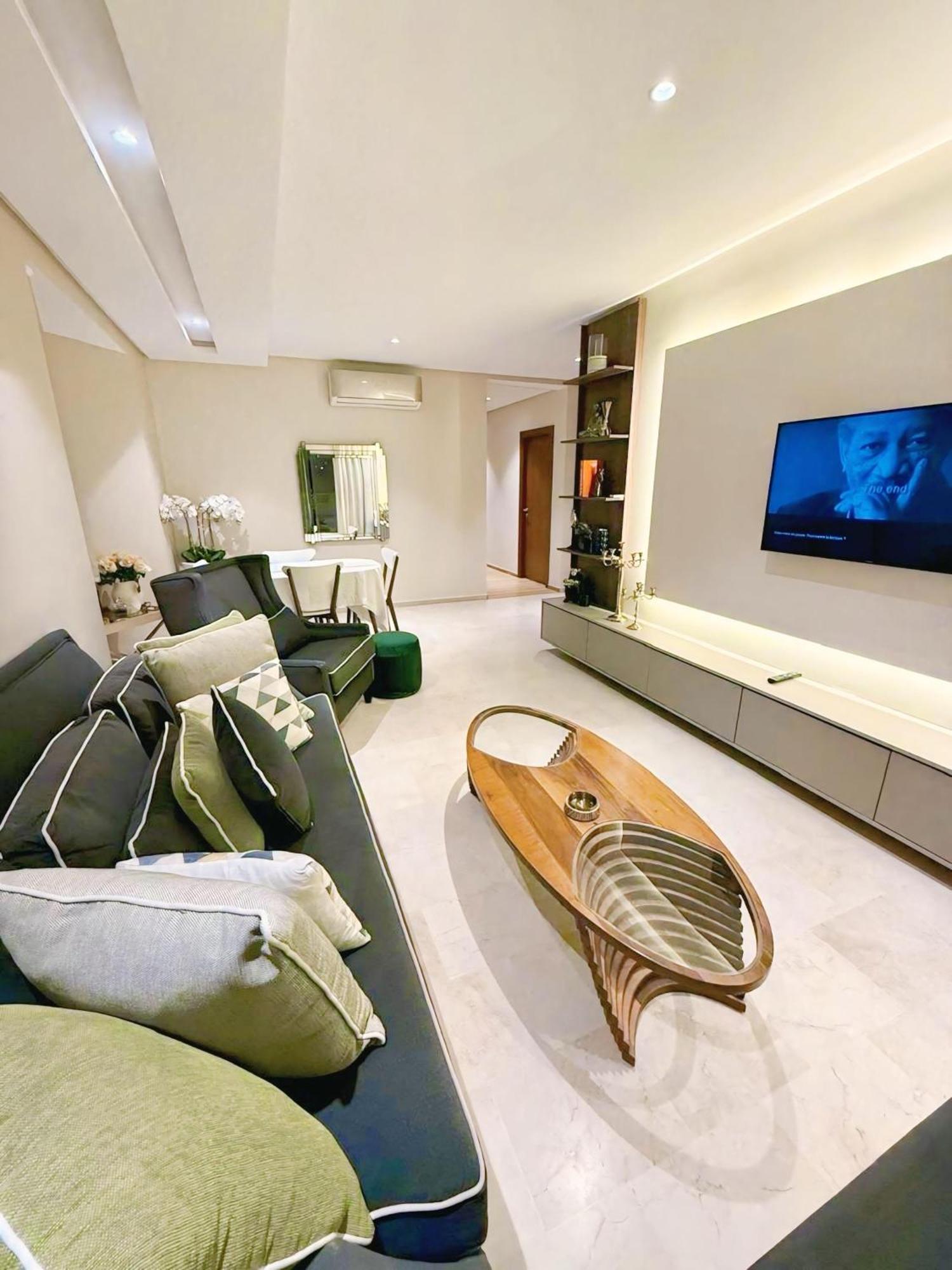 De Luxe Prestigia Golf Apartment *