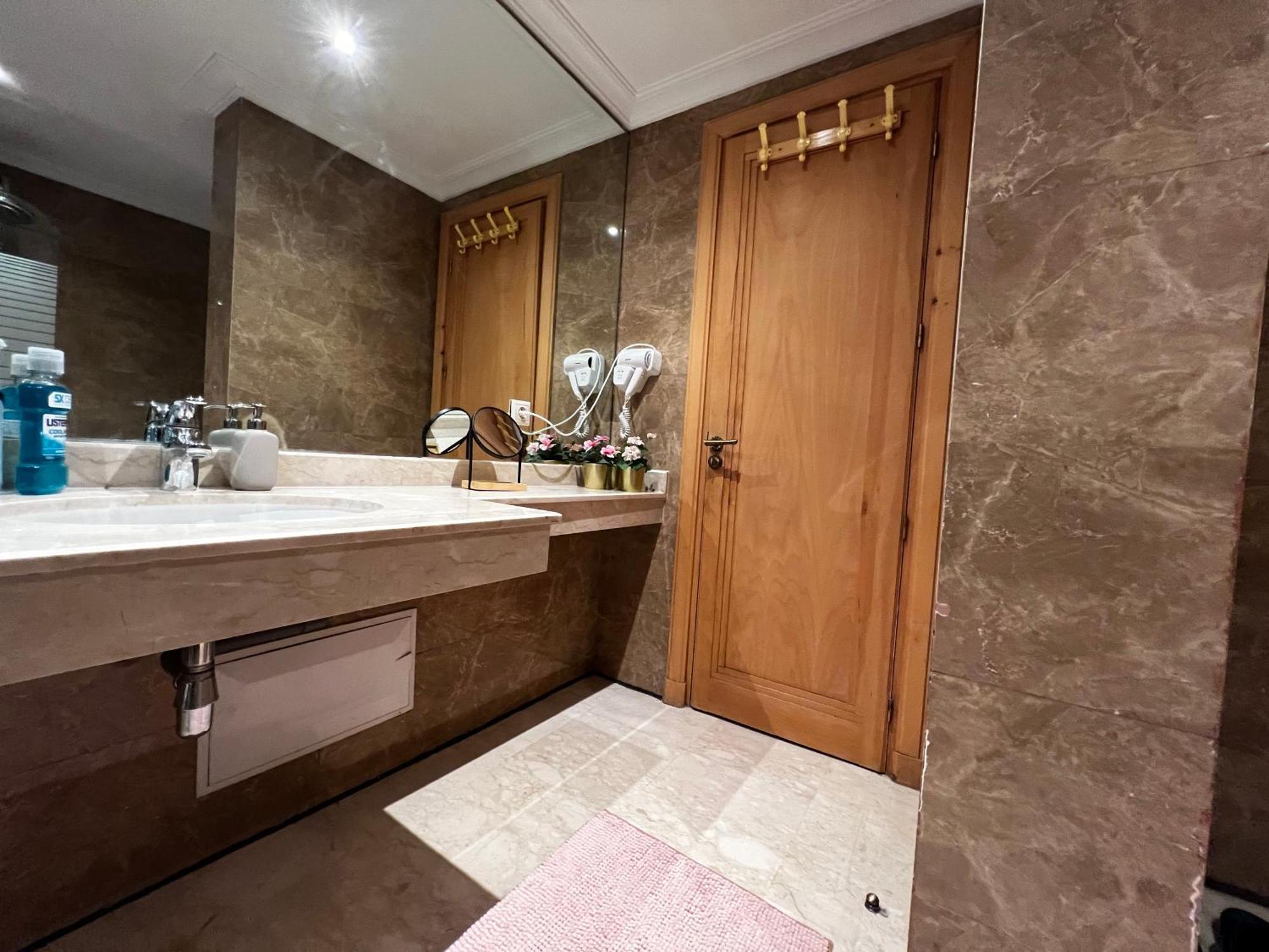 Schone Ferienwohnung: Poolblick Und Terrasse Nahe Majorelle Garden Apartment Marrakesh