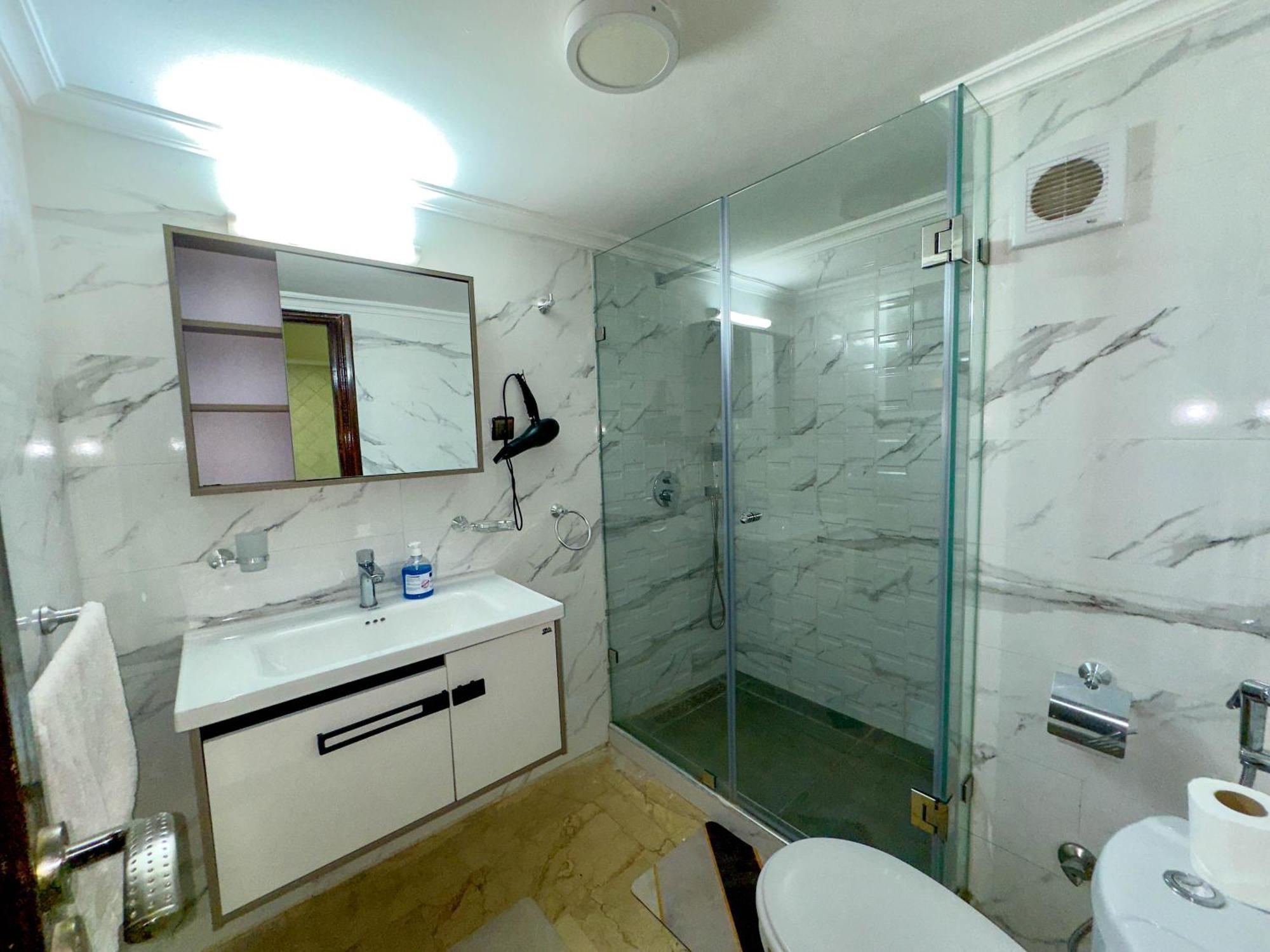 Appartement Localisation, Refait A Neuf Avec Piscine *