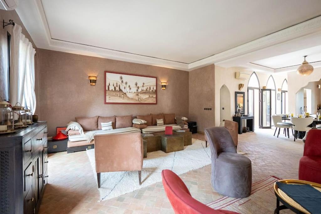 Villa Charmante Avec Piscine Privee A 10 Min Du Centre De Marrakech *