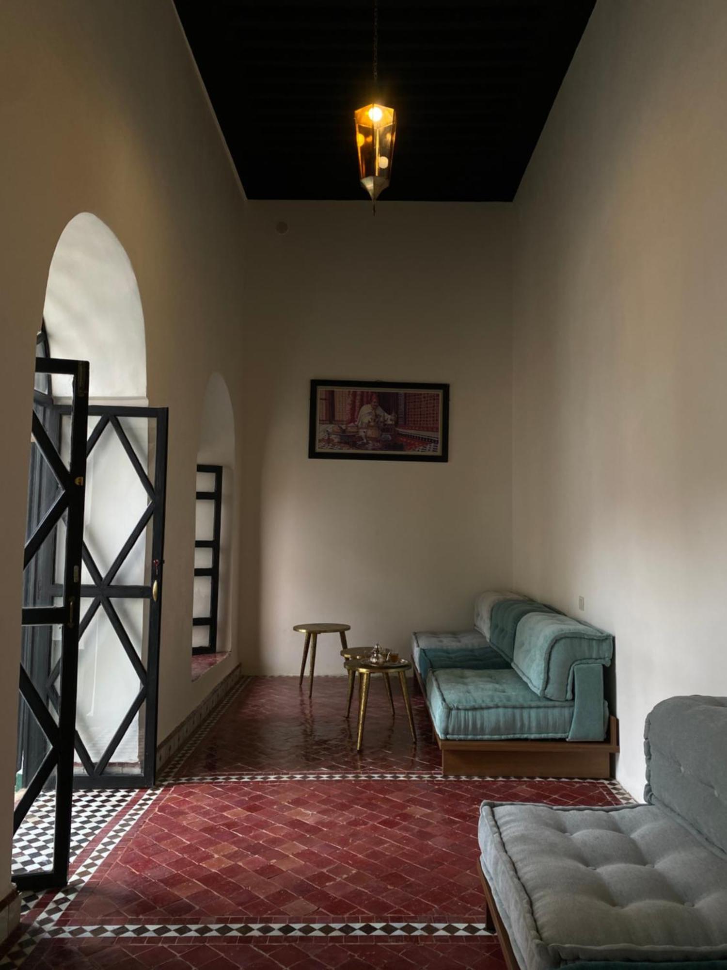 Akasia Riad *