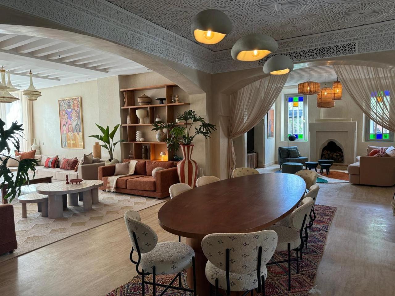 Ania Villa