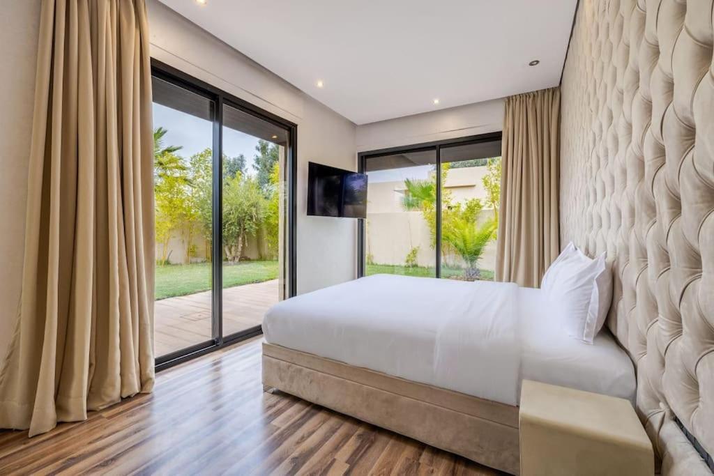 De Plain-pied Avec Piscine Chauffee A Marrakech Villa