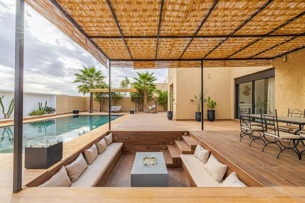 Villa De Plain-pied Avec Piscine Chauffee A Marrakech *