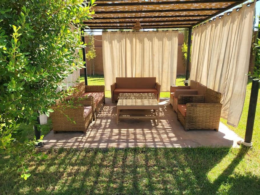 Privee 1 Marrakech Piscine Chauffee En Option Sans Vis-a-vis Pour Famille Et Couple Marie Uniquement * Marrakesh