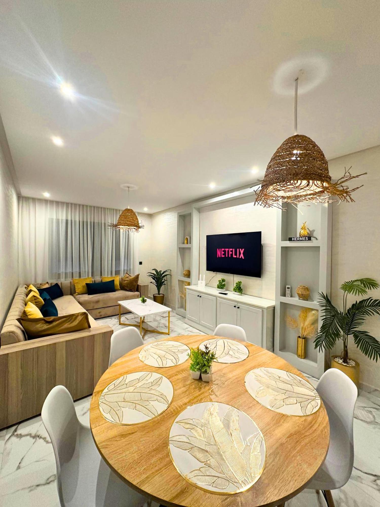 Apartamento La Palmeraie Luxueux Avec Piscine Et Parking *