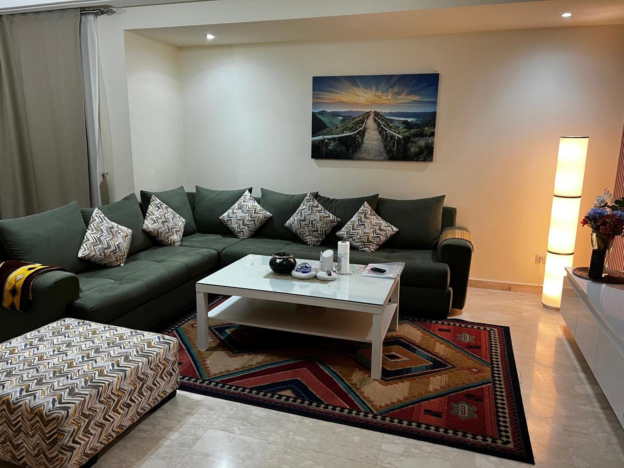 Apartment Schone Ferienwohnung: Poolblick Und Terrasse Nahe Majorelle Garden Marrakesh