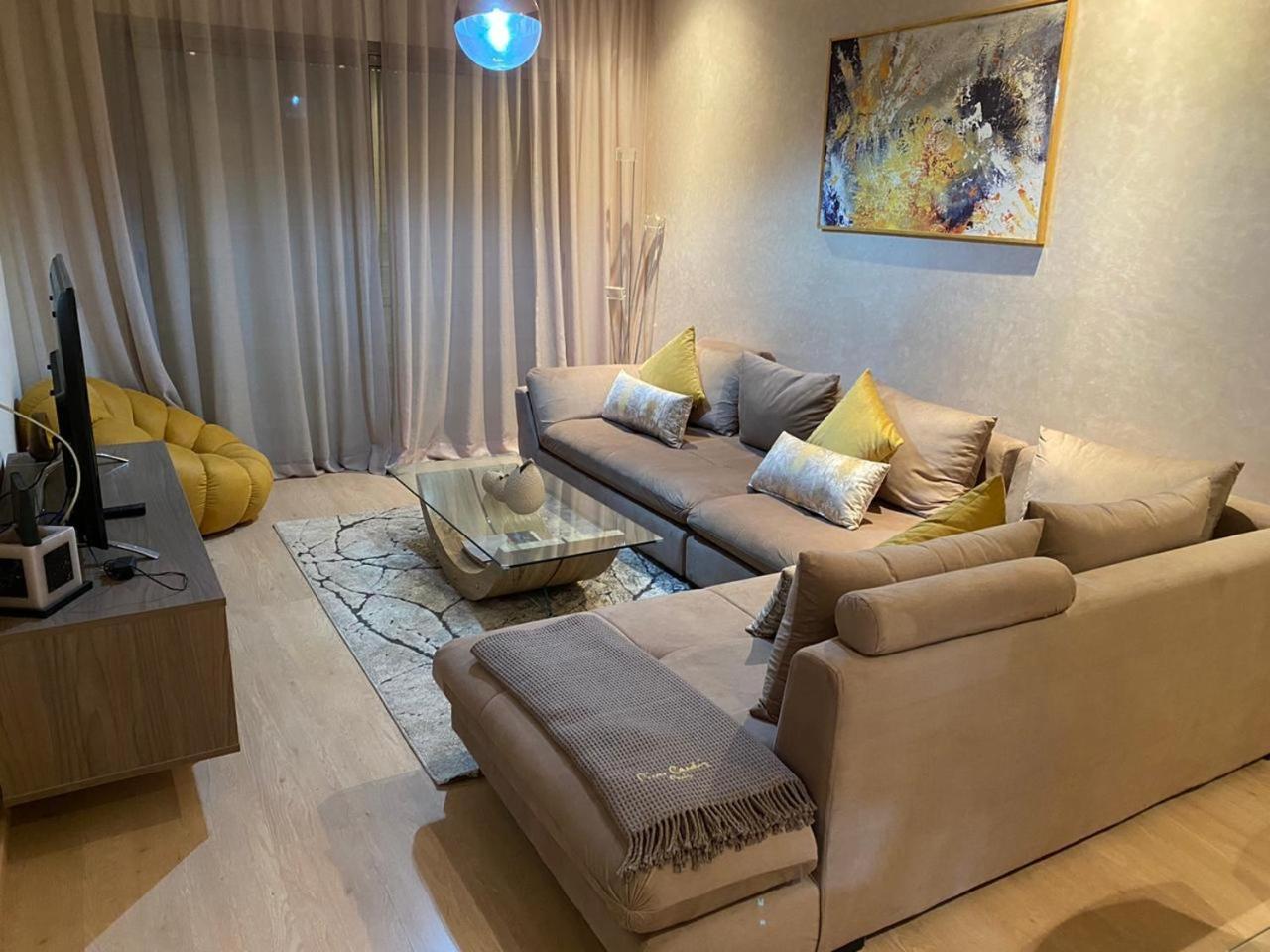 Prestigia With Pool View Appartement