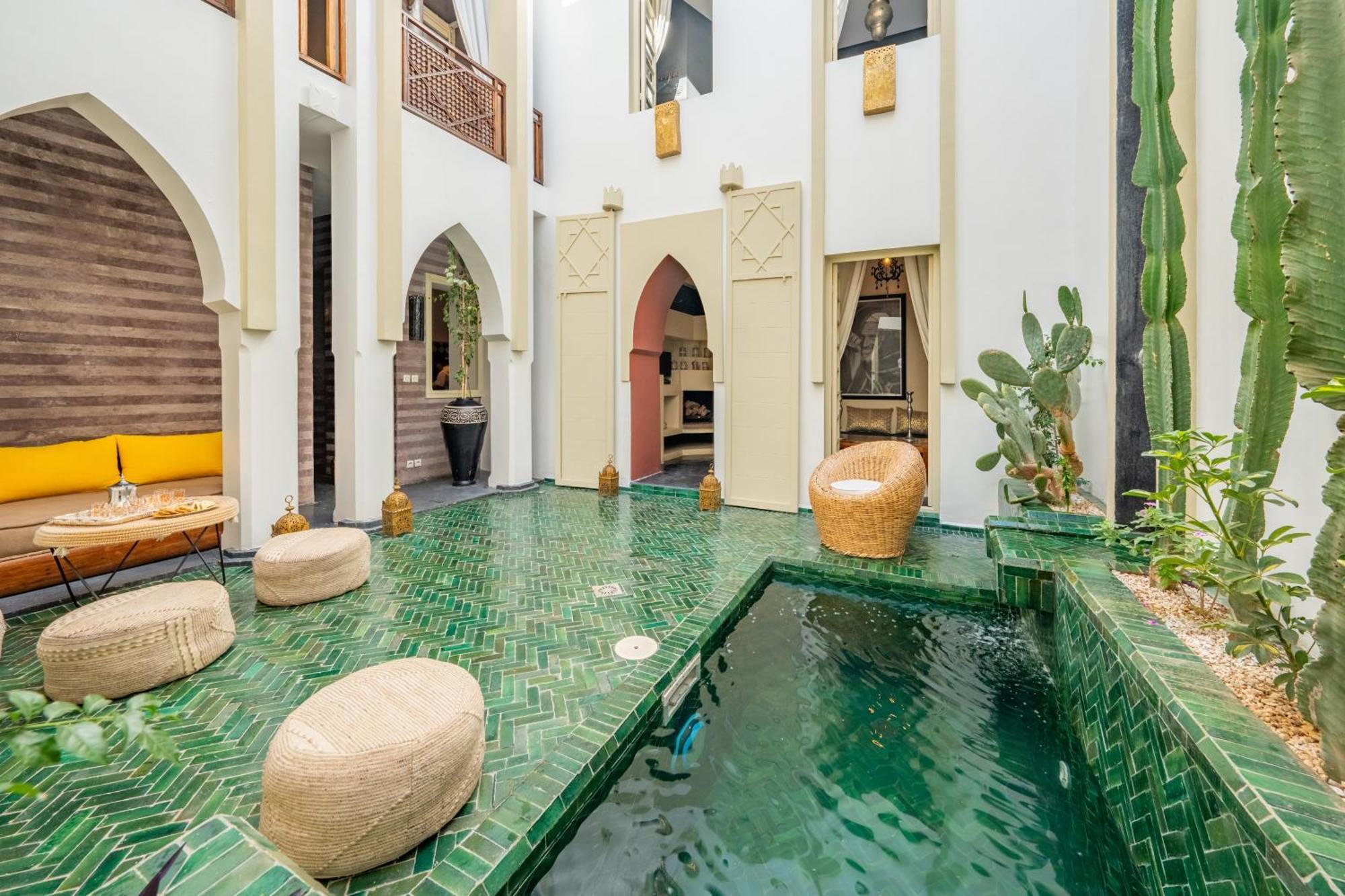 Riad Sabbar Private 4-bedroom With Heated Pool, Free Wifi & Breakfast *