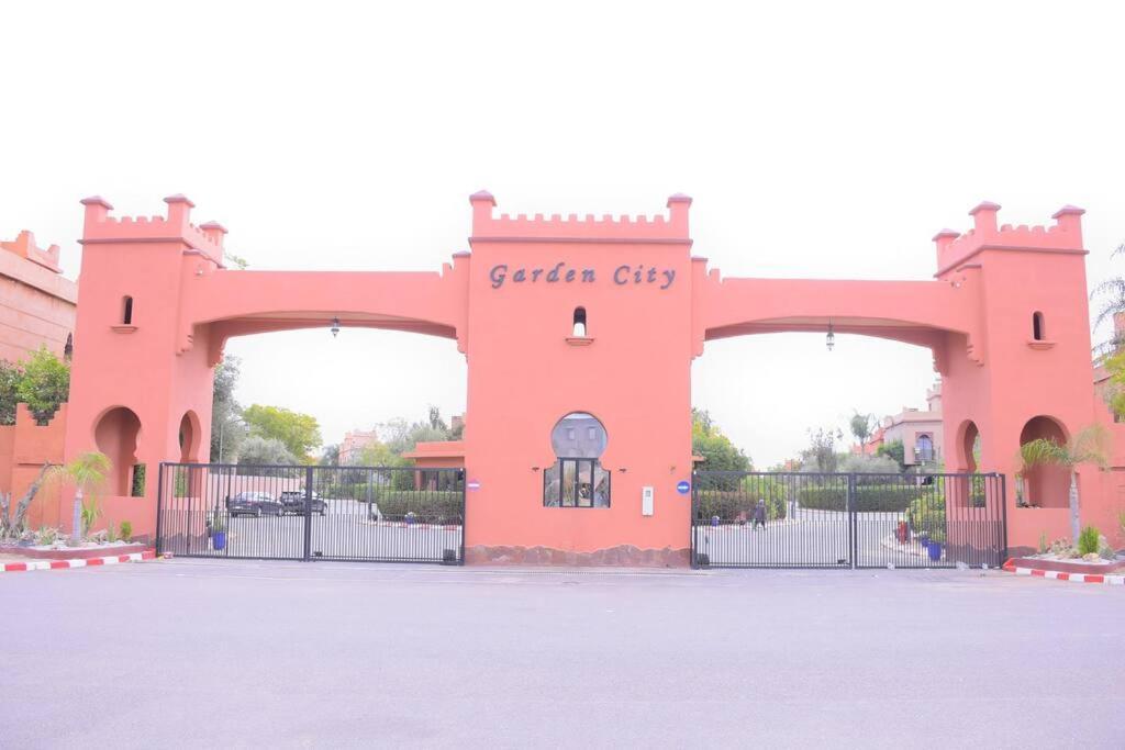 Villa Capstay In Secure