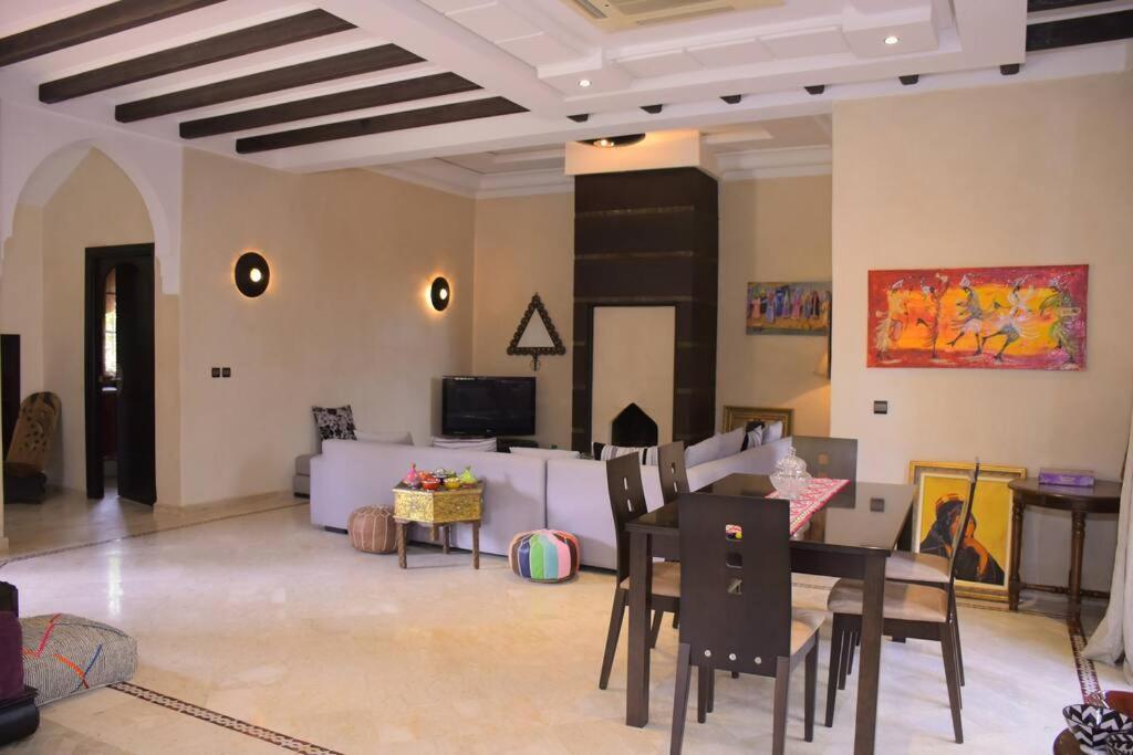 Capstay In Secure Villa Marrakesh
