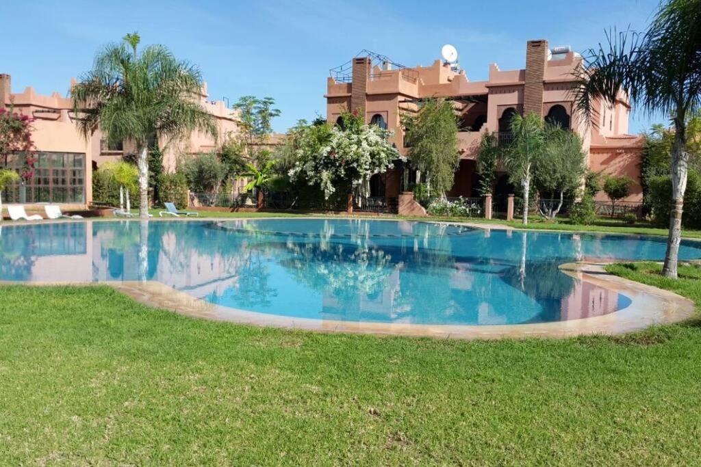 Capstay In Secure Marrakesh