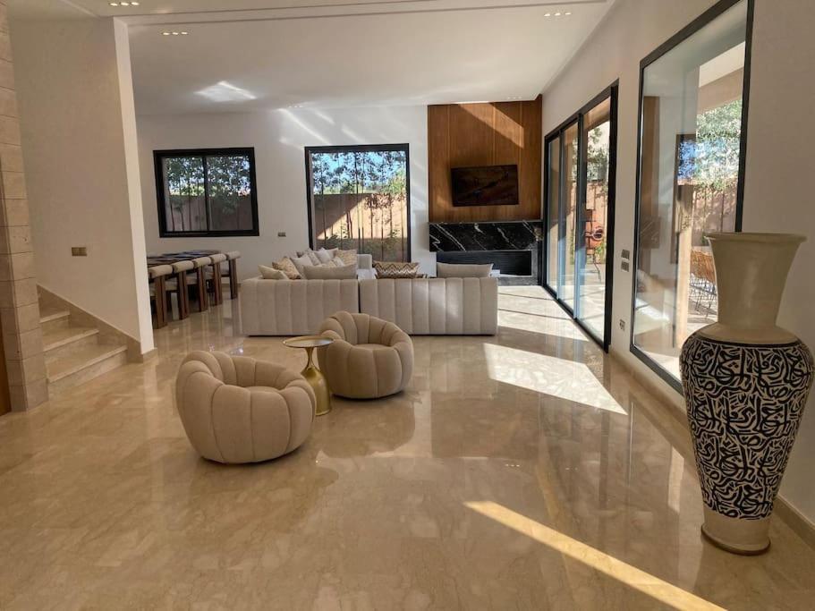 Villa Sublime Avec Ascenseur Piscine Chauffee Marrakesh