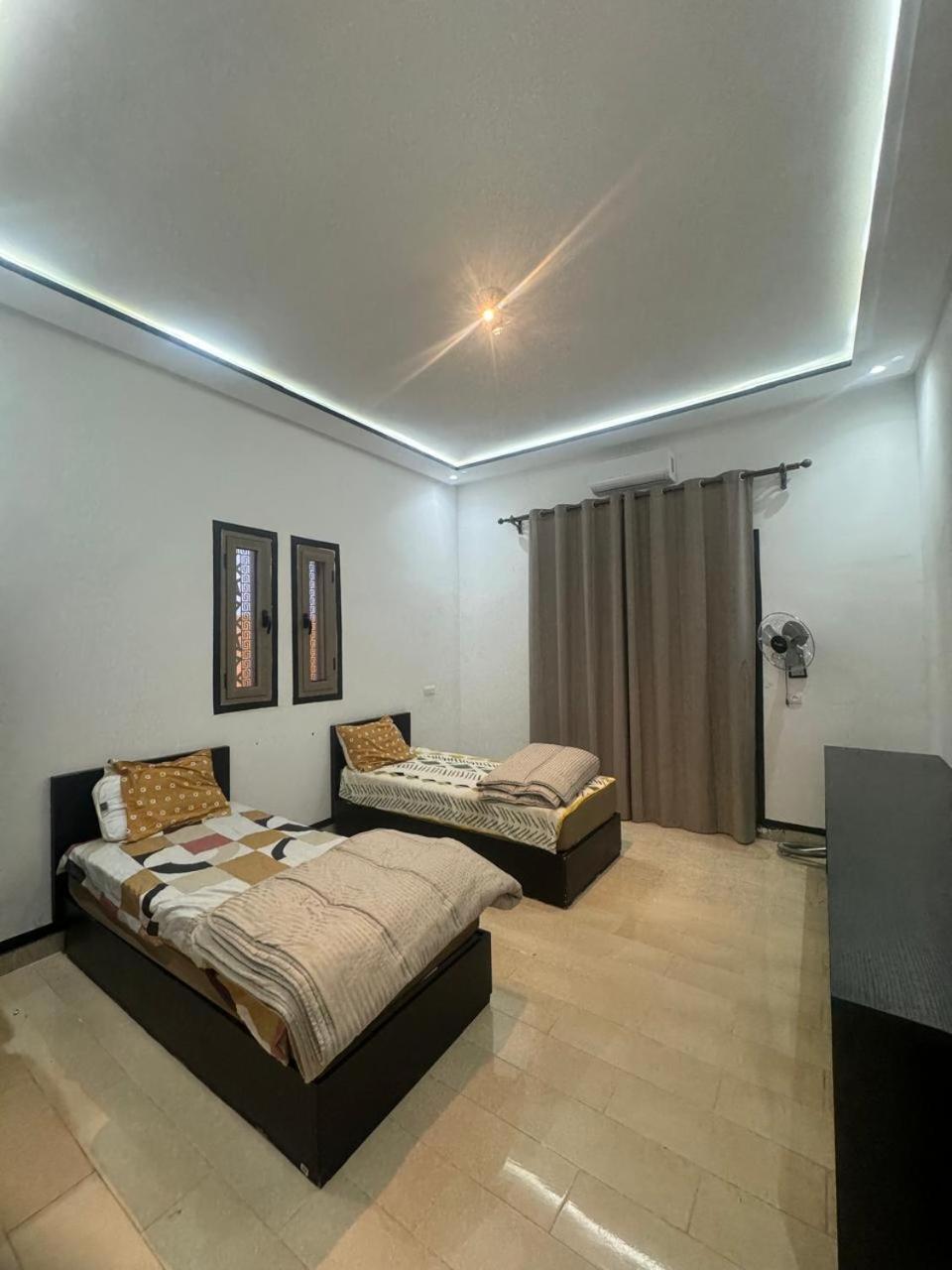 Villa S
