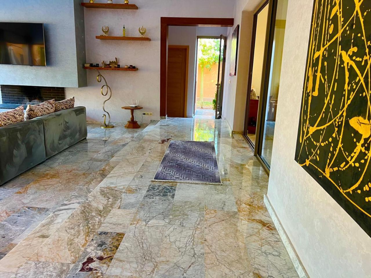 Villa Avec Piscine Et Jardin *