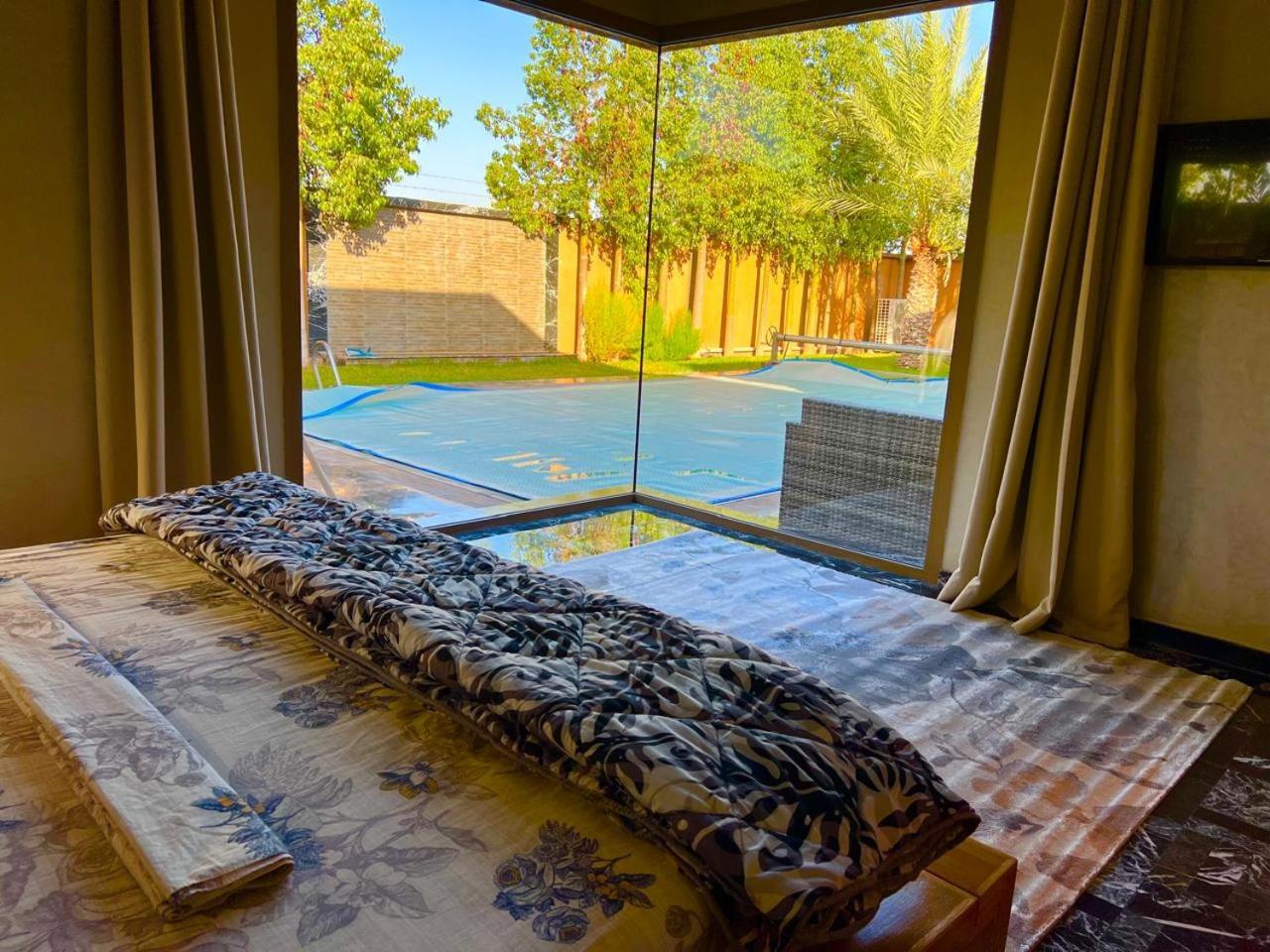 Avec Piscine Et Jardin Villa