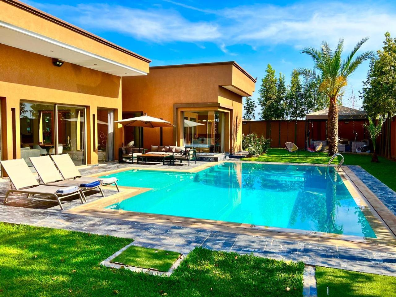 Villa Avec Piscine Et Jardin