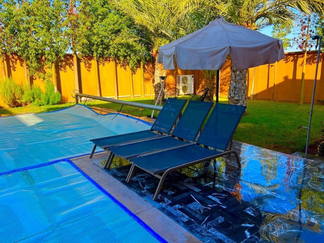 Avec Piscine Et Jardin Villa *