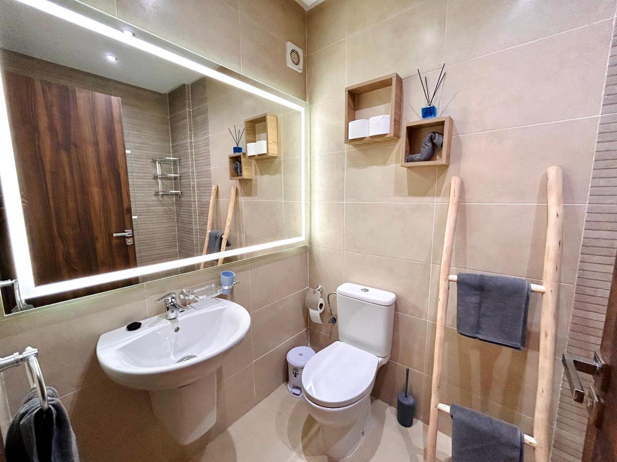 New Proche M Avenue , Swimming Pool , Fibre Optique Wifi , Parking * Marrakesh