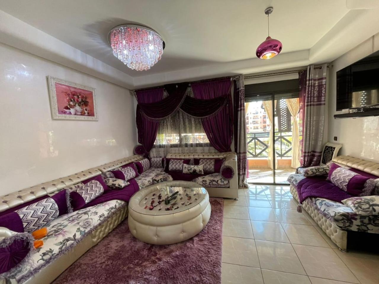 Cosy 2 Bedrooms City Center Flat With 5 Pools