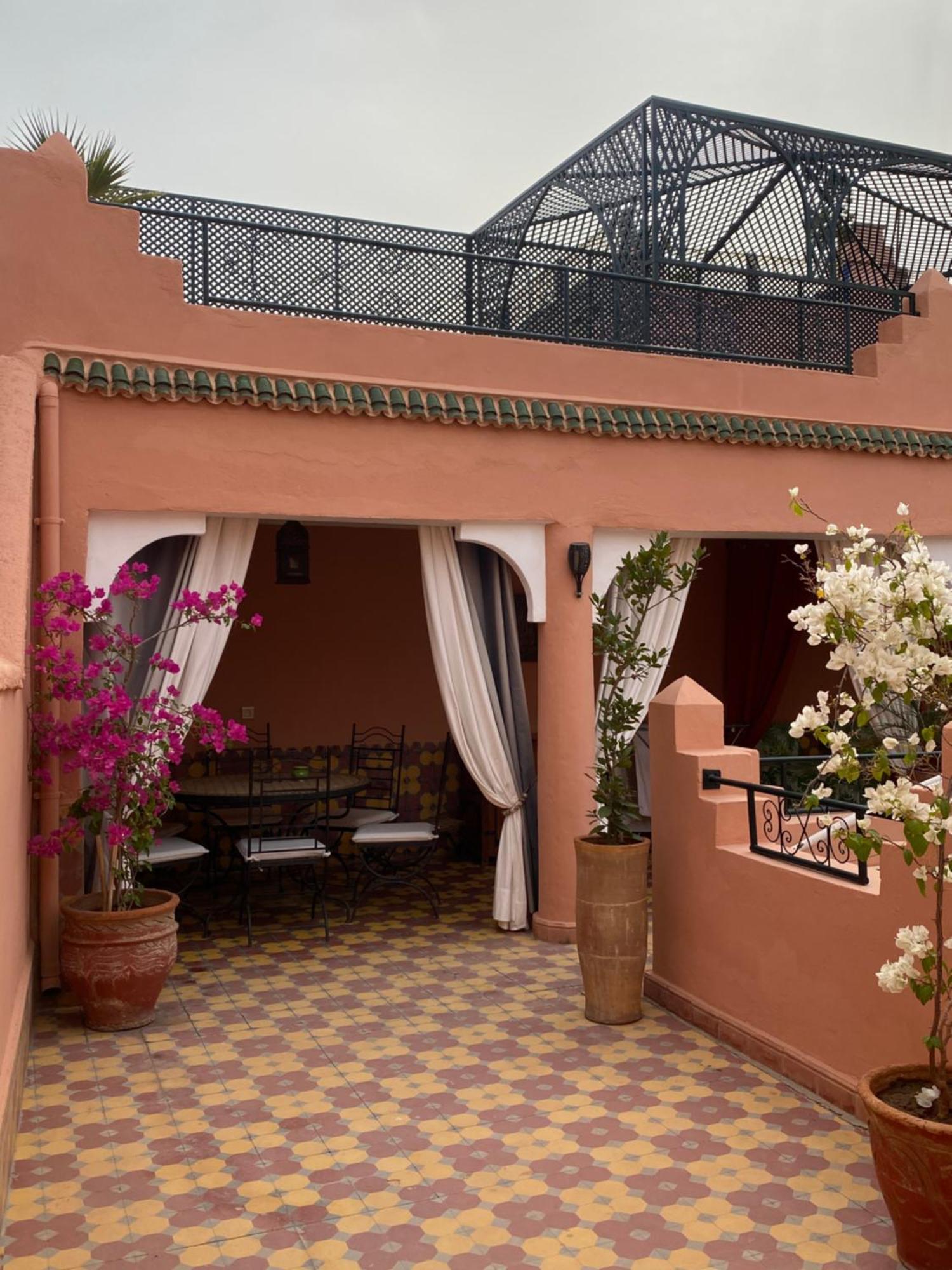 Riad Dar Sarah-marrakech, Authentique Idéalement Situé. *