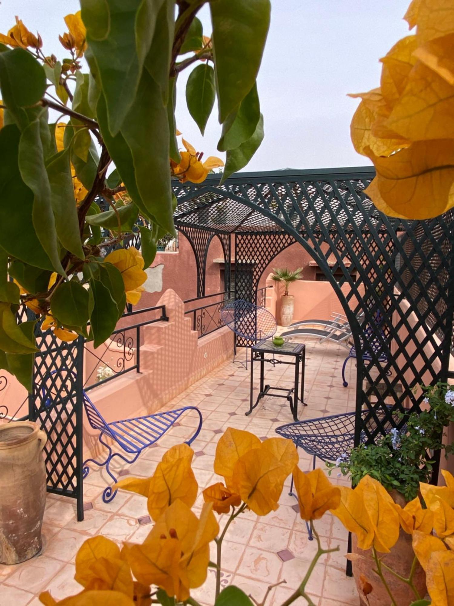 Riad Dar Sarah-marrakech, Authentique Idéalement Situé.