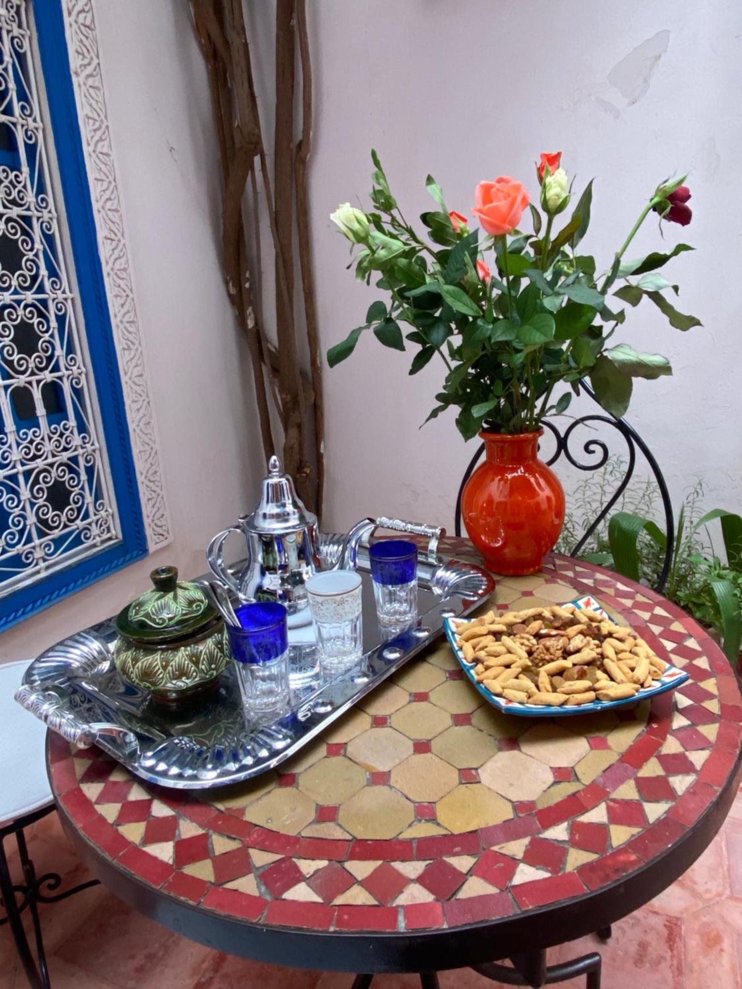 Riad Dar Sarah-marrakech, Authentique Idéalement Situé.