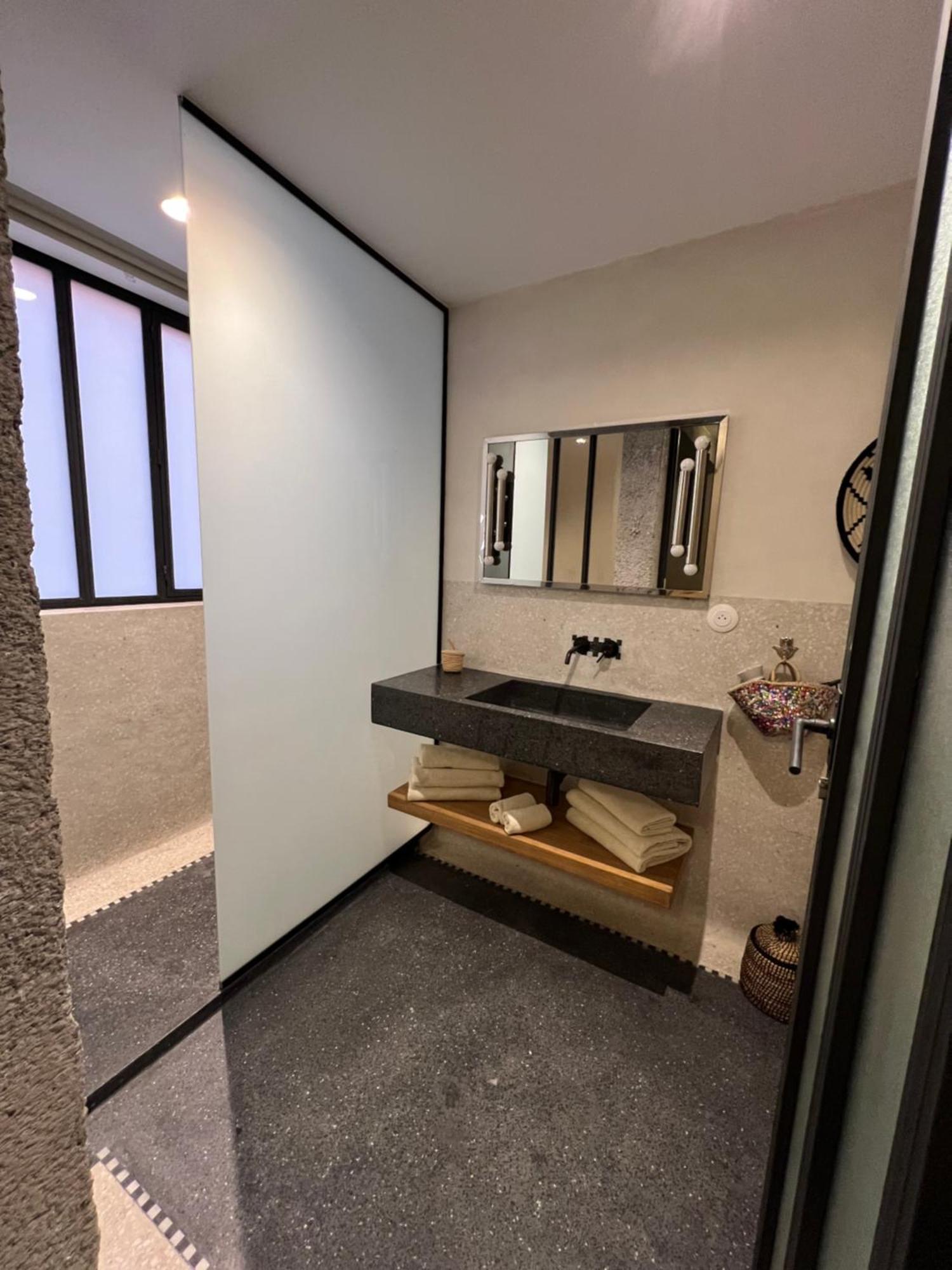 Appartement Elegant Et Spacieux Pres De Carre Eden *