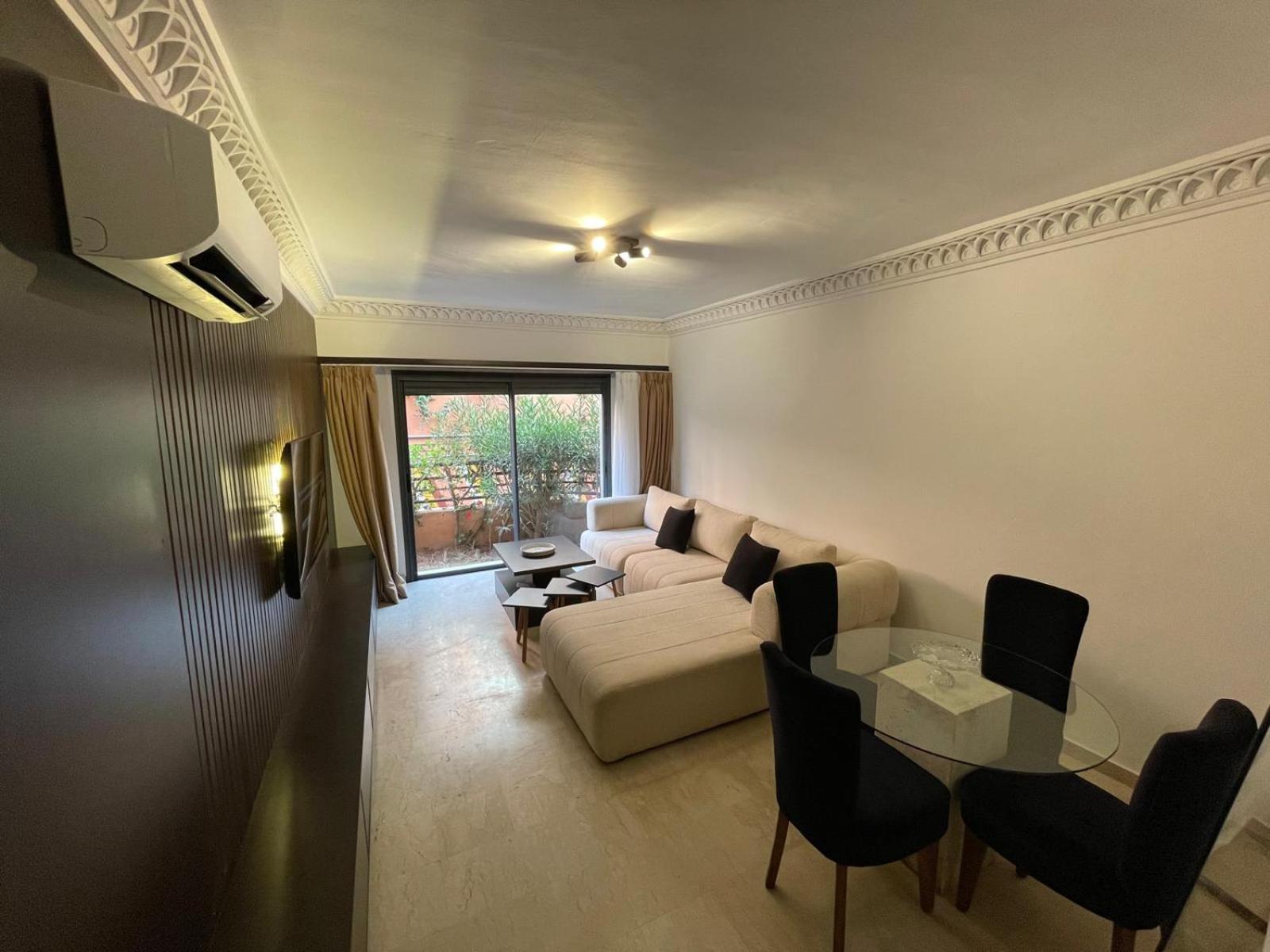 Oasis Urbaine A L'hivernage Piscine Et Jardin Appartement *