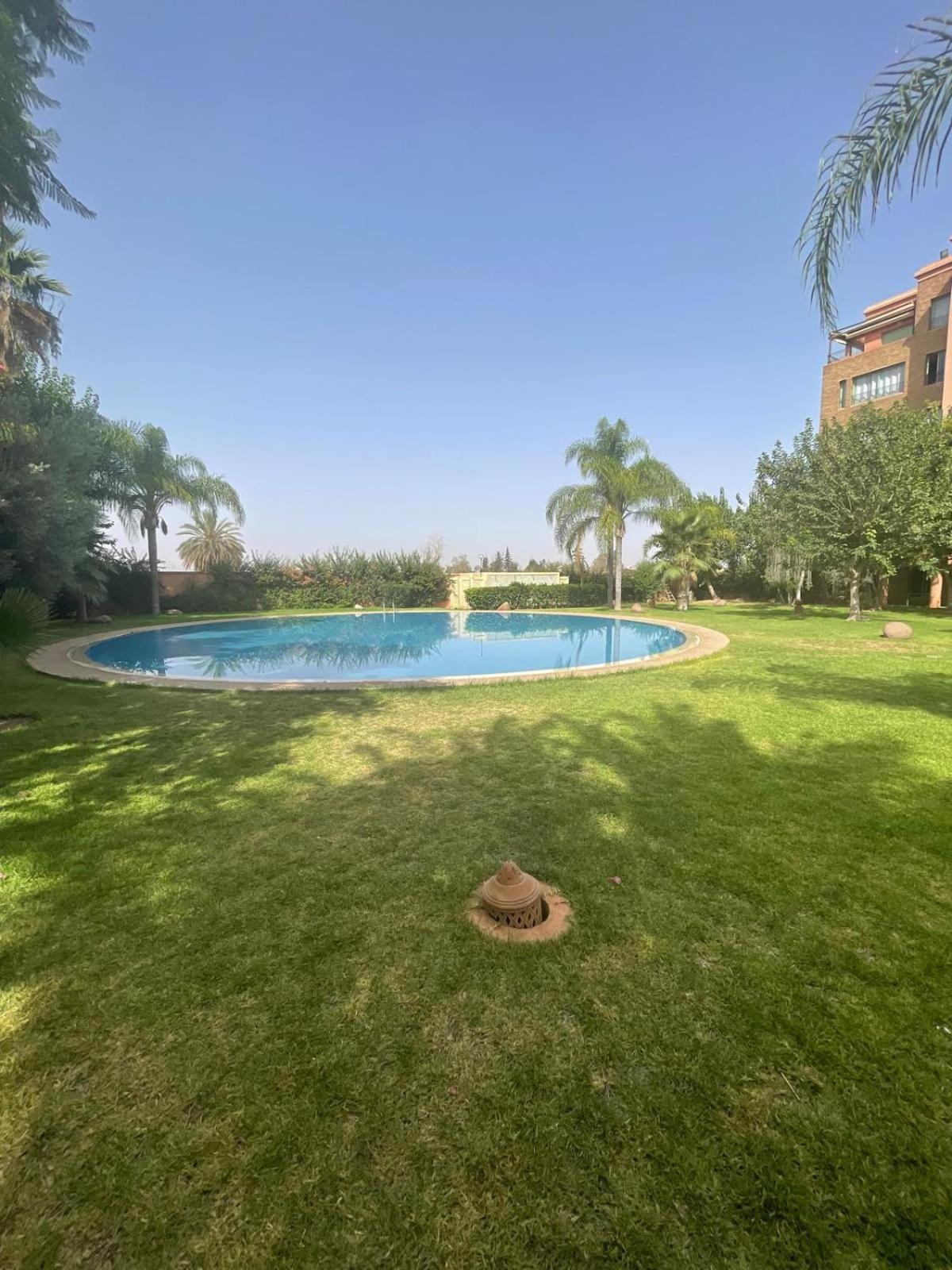 Oasis Urbaine A L'hivernage Piscine Et Jardin Appartement