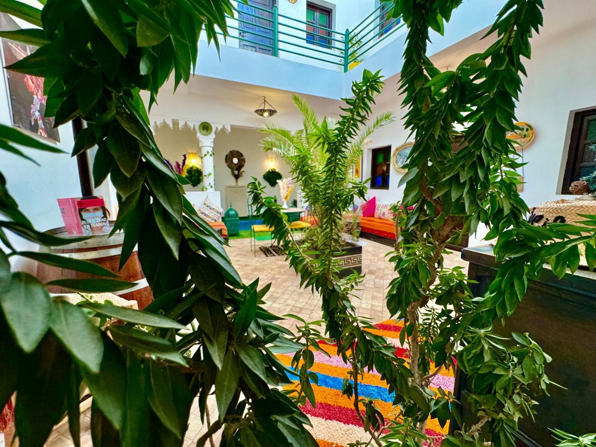 Iklil Riad *