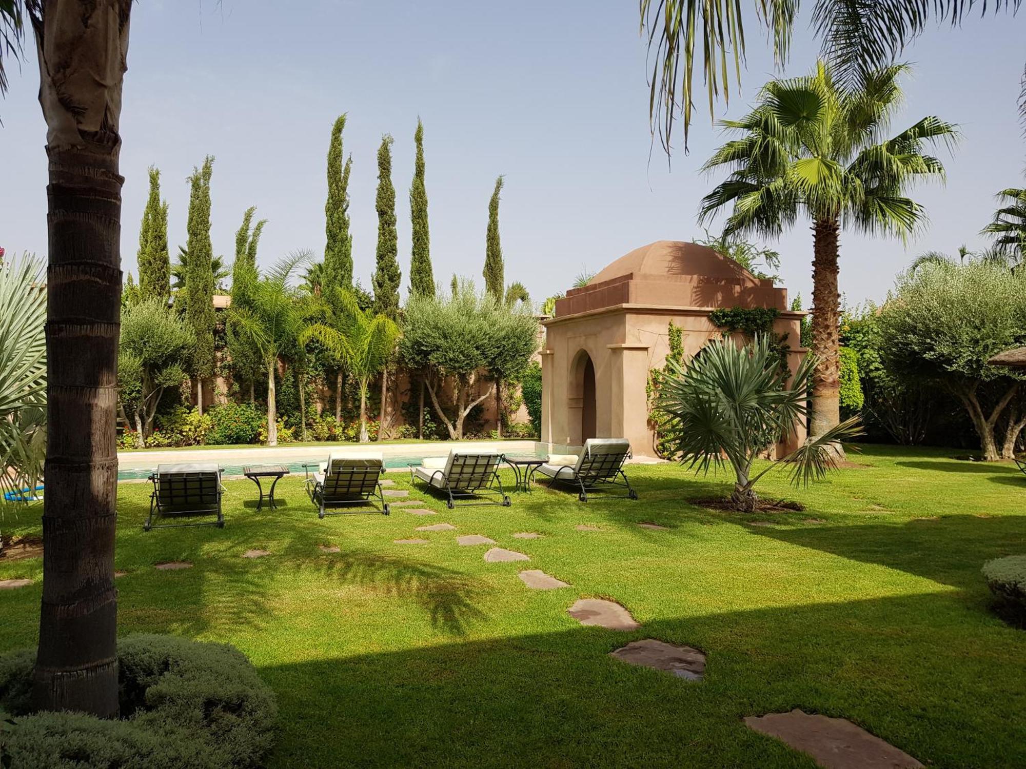 Amira Villa *