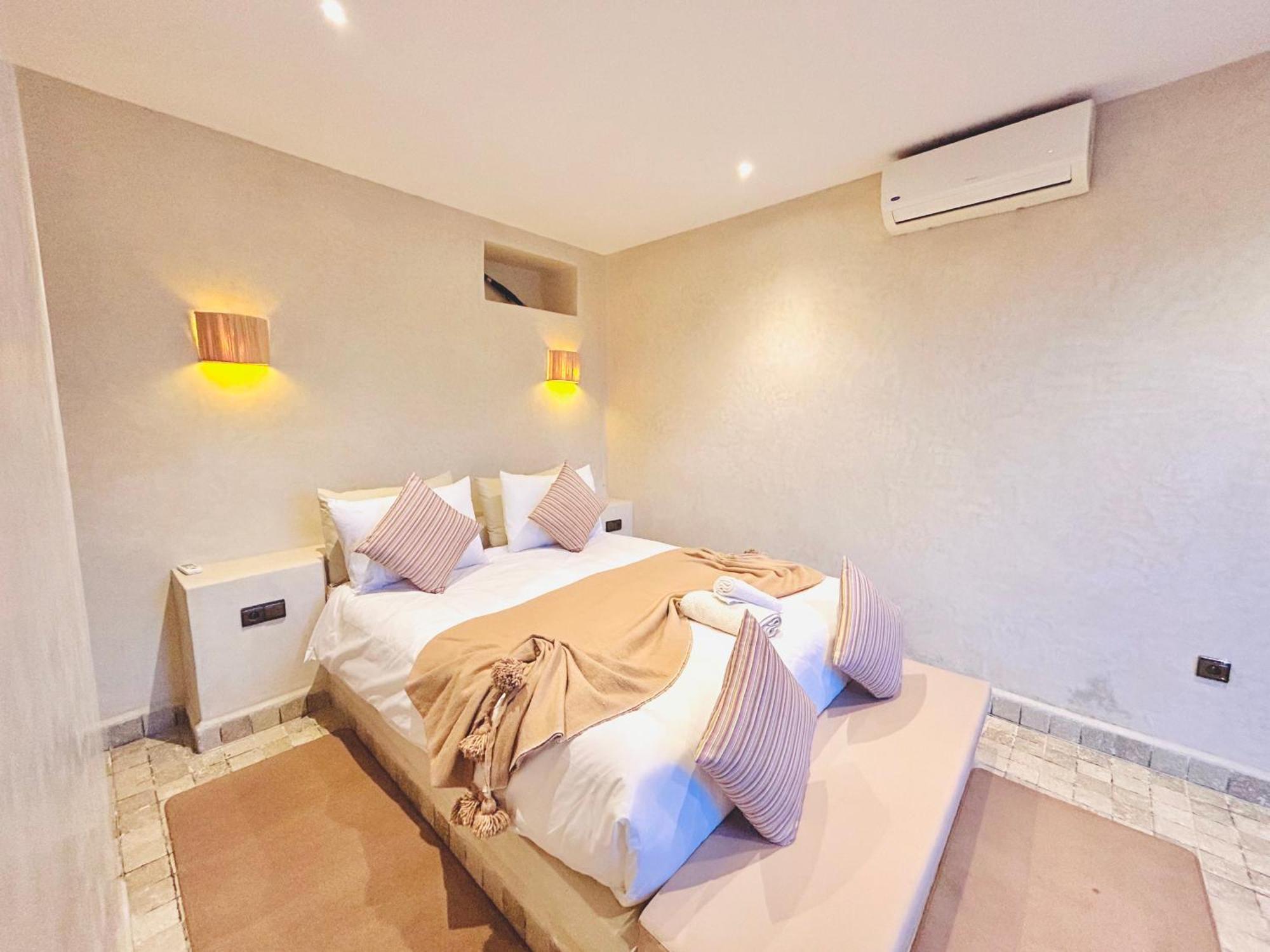 Piscine Privee Sans Vis A Vis , Vue Superbe , Proche Centre - Fibre Optique Wifi Villa Marrakesh