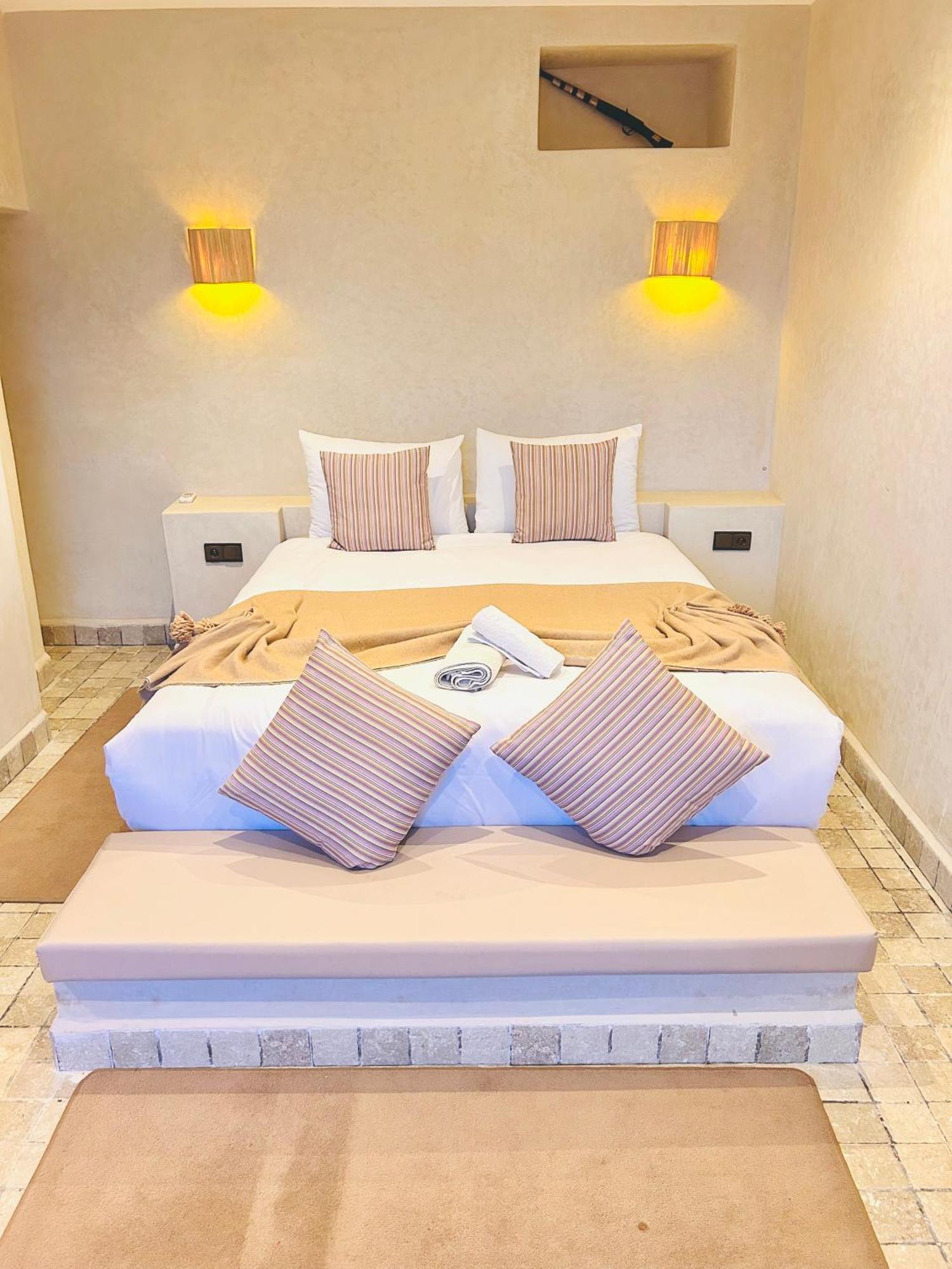 Piscine Privee Sans Vis A Vis , Vue Superbe , Proche Centre - Fibre Optique Wifi *