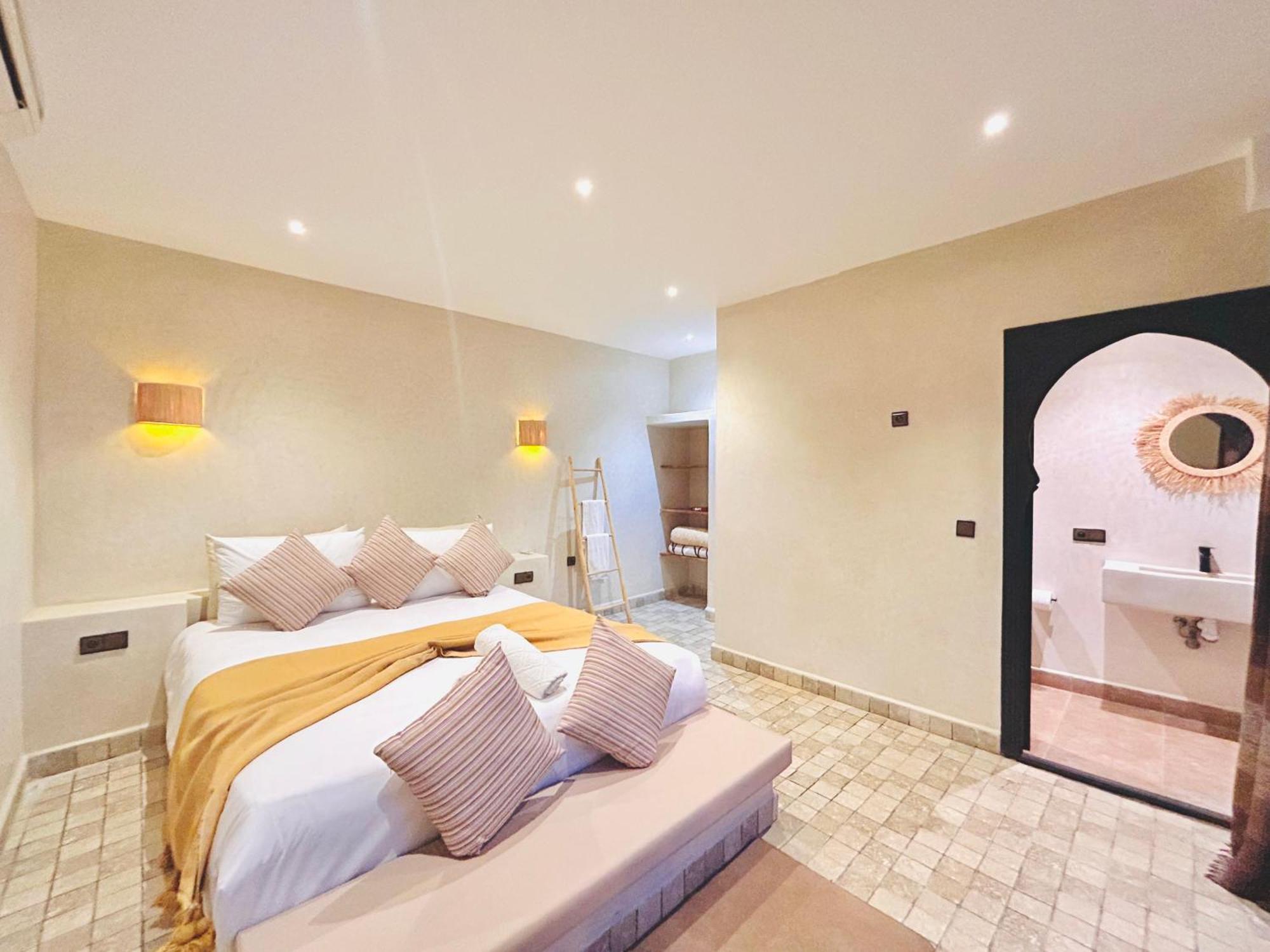 Piscine Privee Sans Vis A Vis , Vue Superbe , Proche Centre - Fibre Optique Wifi Marrakesh