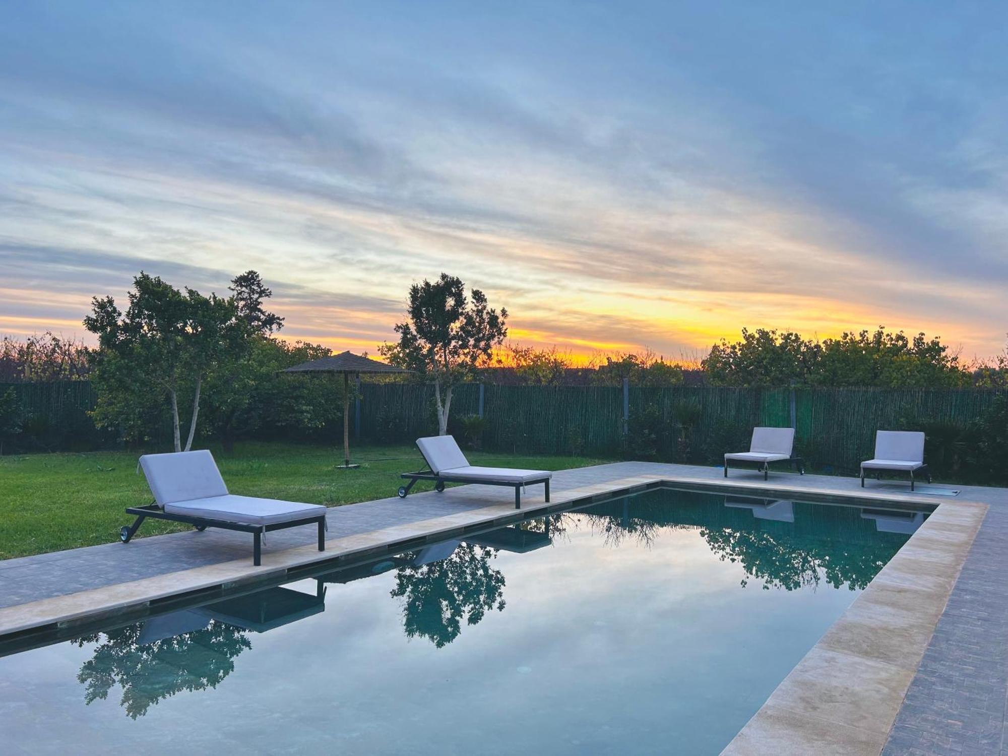 Piscine Privee Sans Vis A Vis , Vue Superbe , Proche Centre - Fibre Optique Wifi Villa *