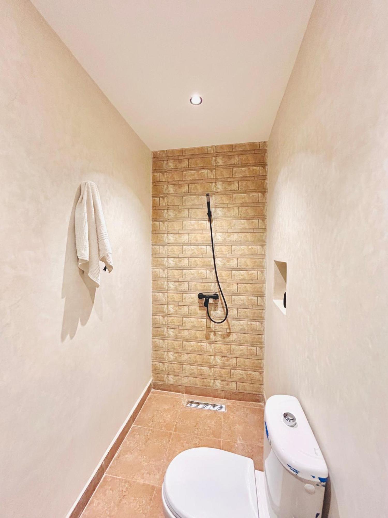 Piscine Privee Sans Vis A Vis , Vue Superbe , Proche Centre - Fibre Optique Wifi Villa *