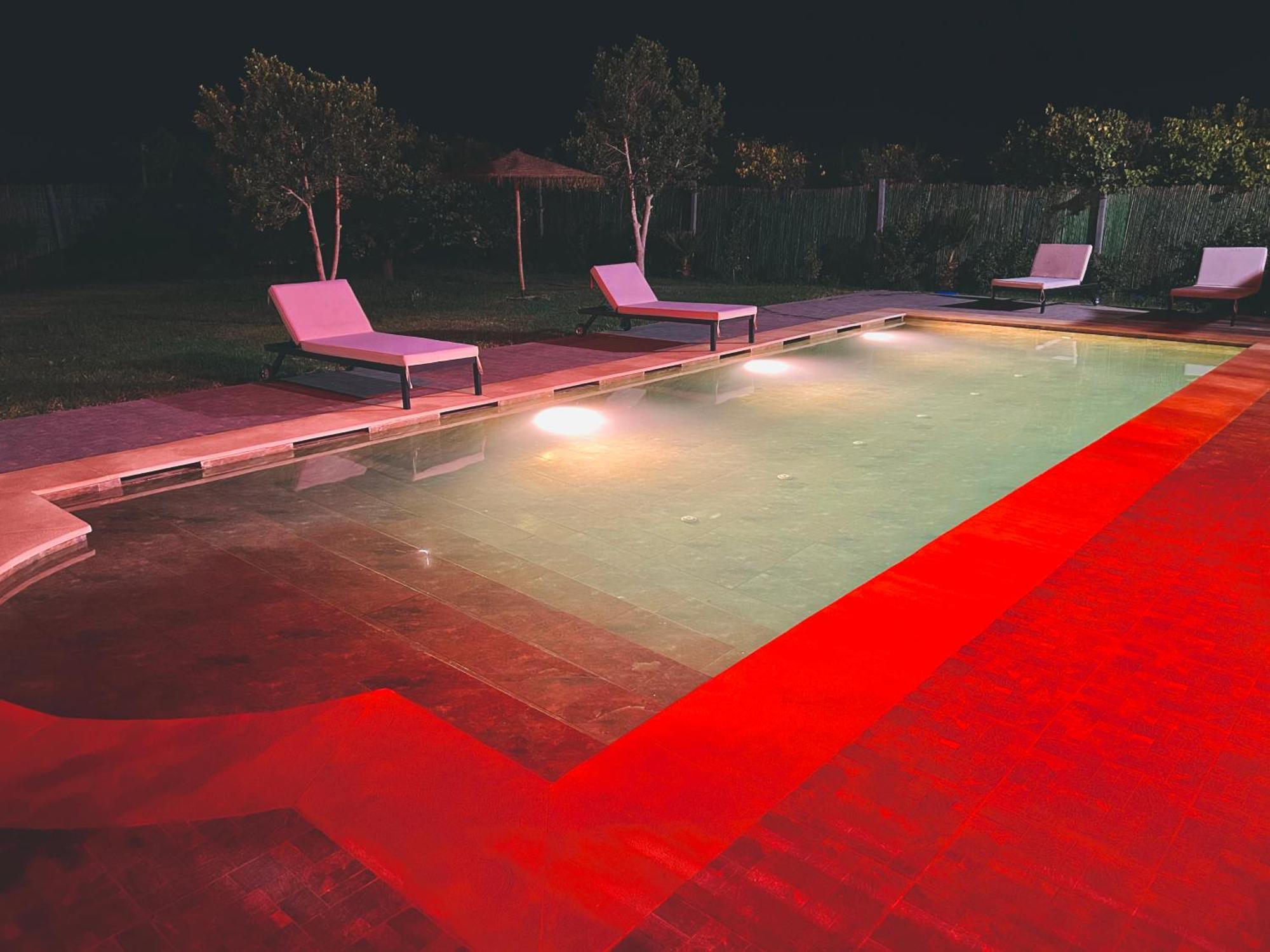 Piscine Privee Sans Vis A Vis , Vue Superbe , Proche Centre - Fibre Optique Wifi *