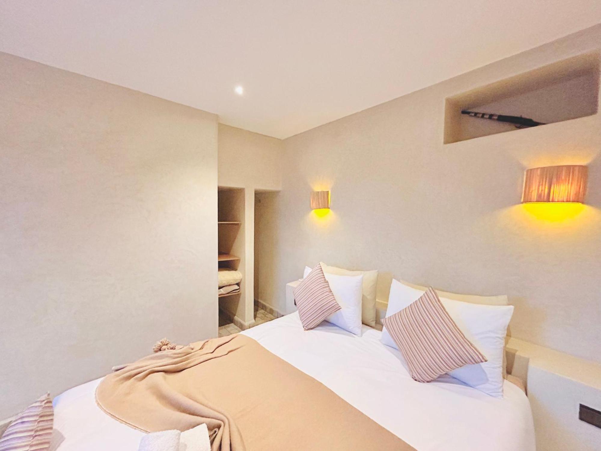 Piscine Privee Sans Vis A Vis , Vue Superbe , Proche Centre - Fibre Optique Wifi Villa