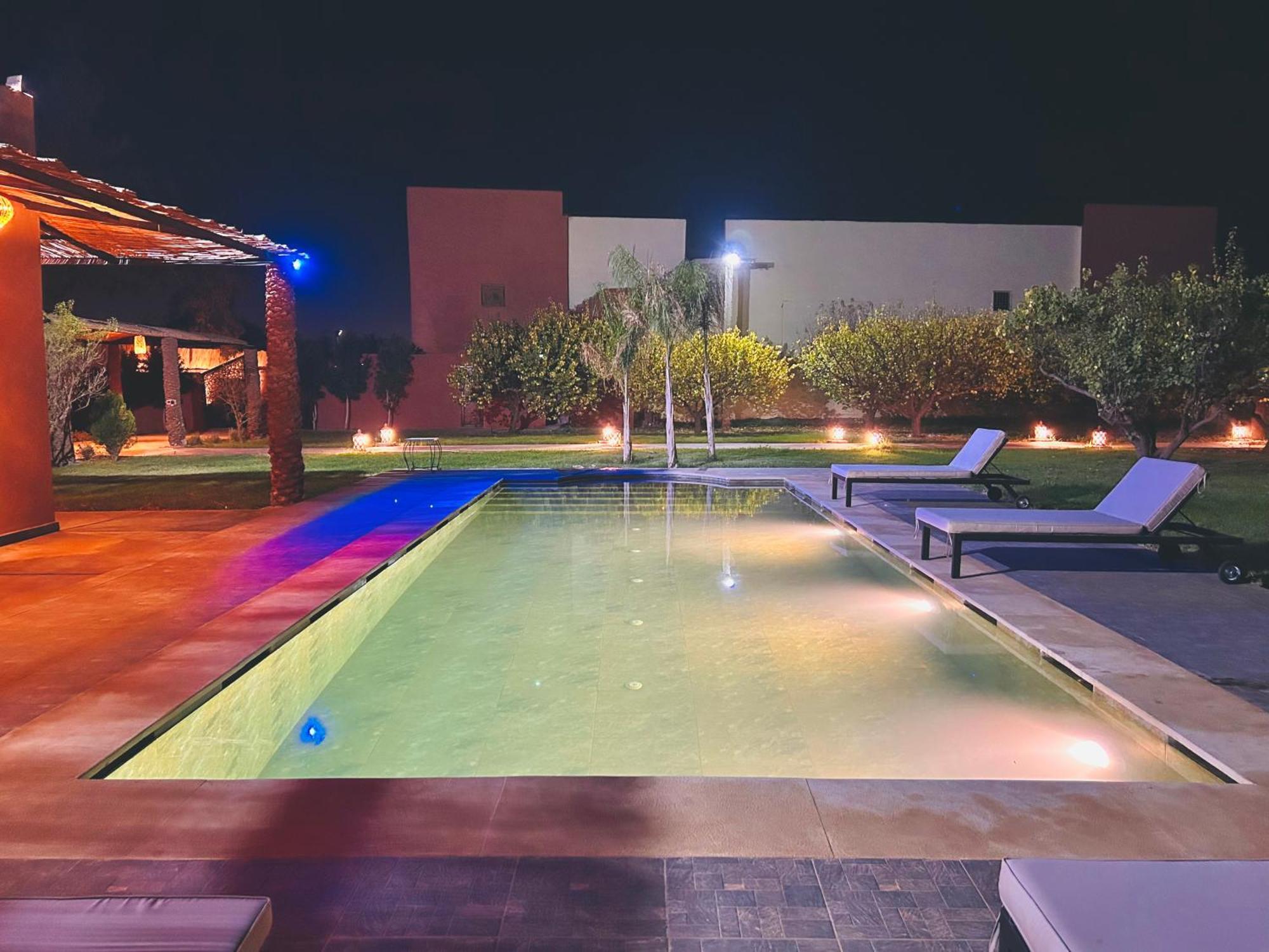 Piscine Privee Sans Vis A Vis , Vue Superbe , Proche Centre - Fibre Optique Wifi Villa