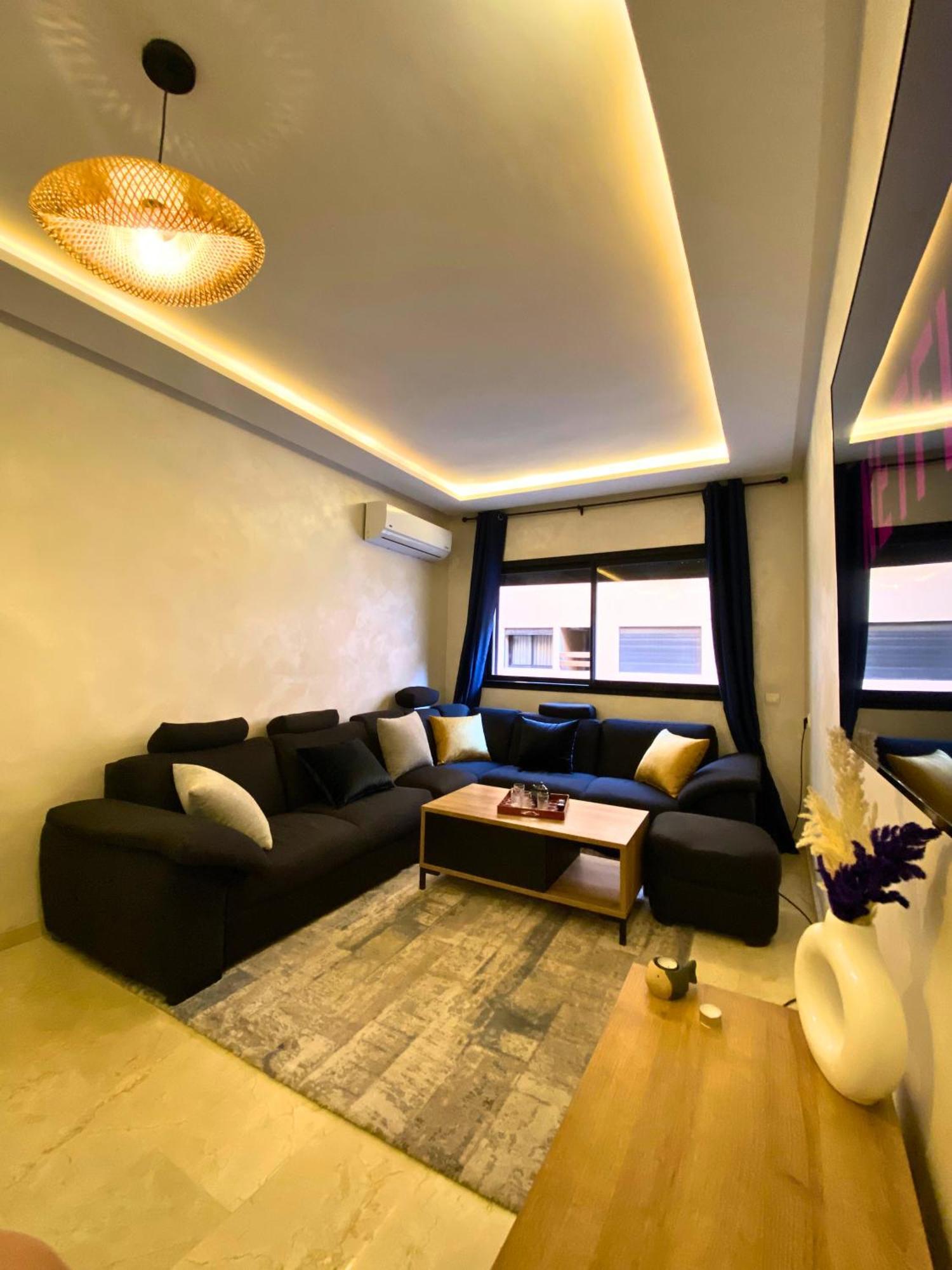 Appartement Le Modern Et Avec Piscine Et Parking Prive Marrakesh