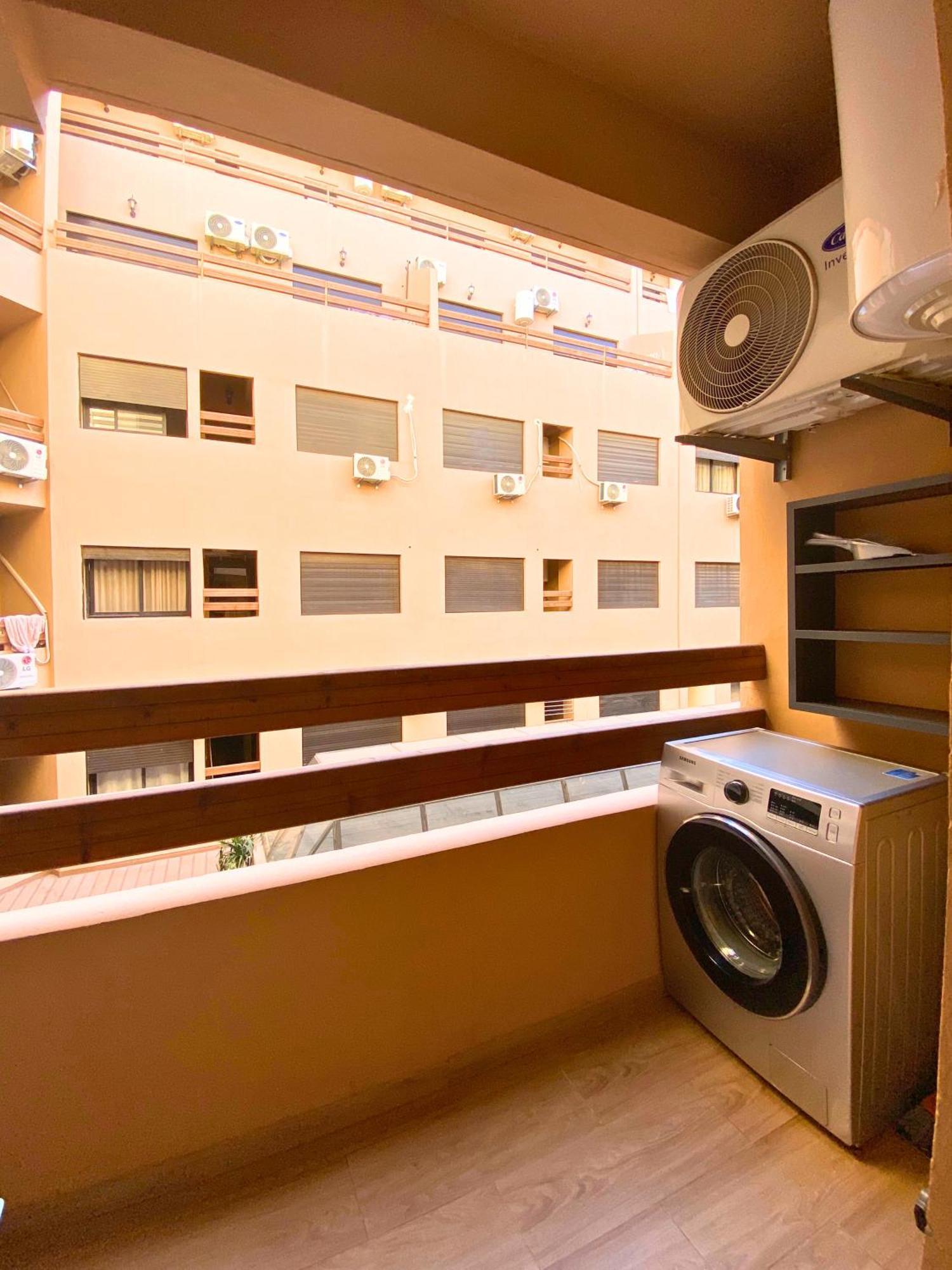 Le Modern Et Avec Piscine Et Parking Prive Appartement