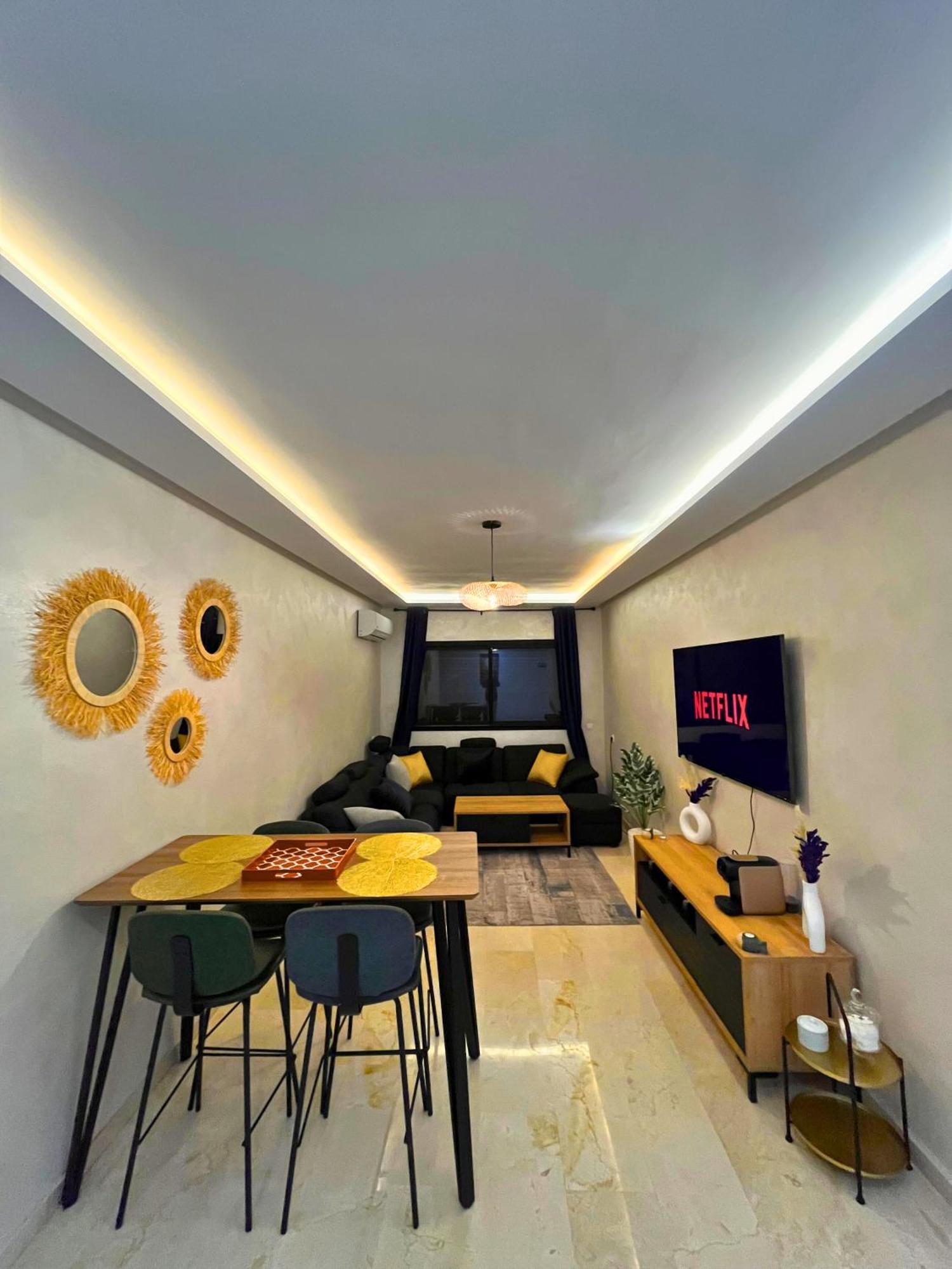 Appartement Le Modern Et Avec Piscine Et Parking Prive Marrakesh