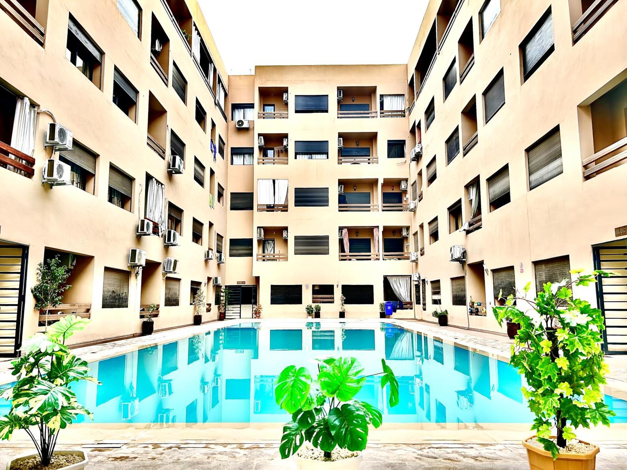 Le Modern Et Avec Piscine Et Parking Prive Appartement