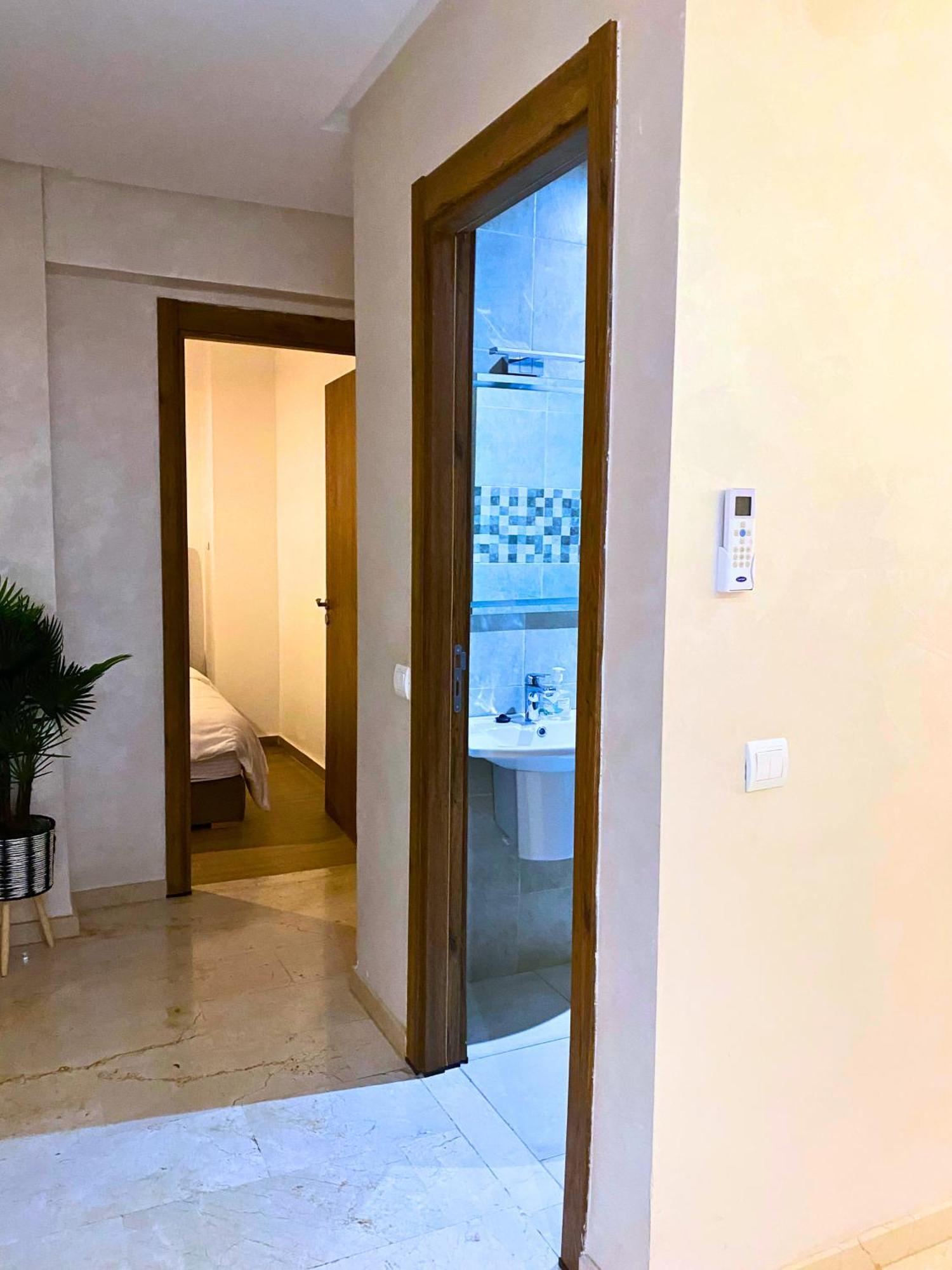 Le Modern Et Avec Piscine Et Parking Prive Appartement *